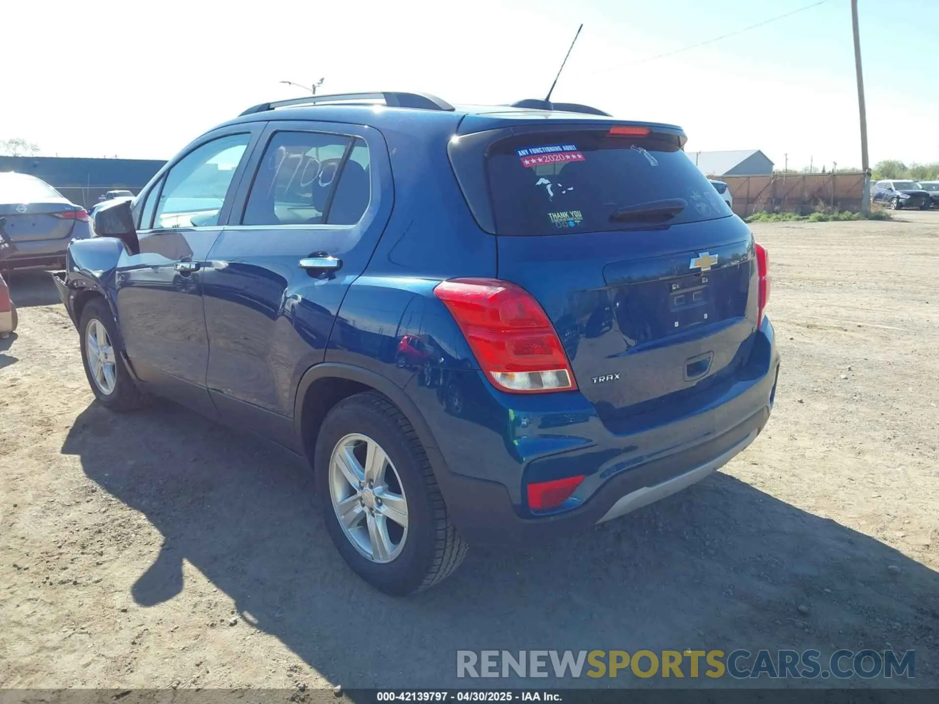 3 Фотография поврежденного автомобиля 3GNCJLSB0LL109700 CHEVROLET TRAX 2020