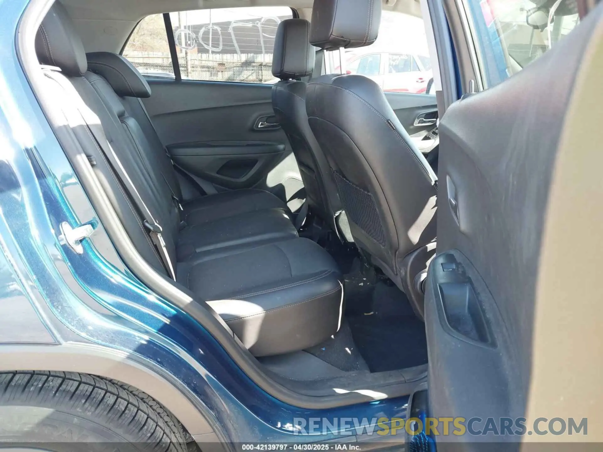 8 Фотография поврежденного автомобиля 3GNCJLSB0LL109700 CHEVROLET TRAX 2020
