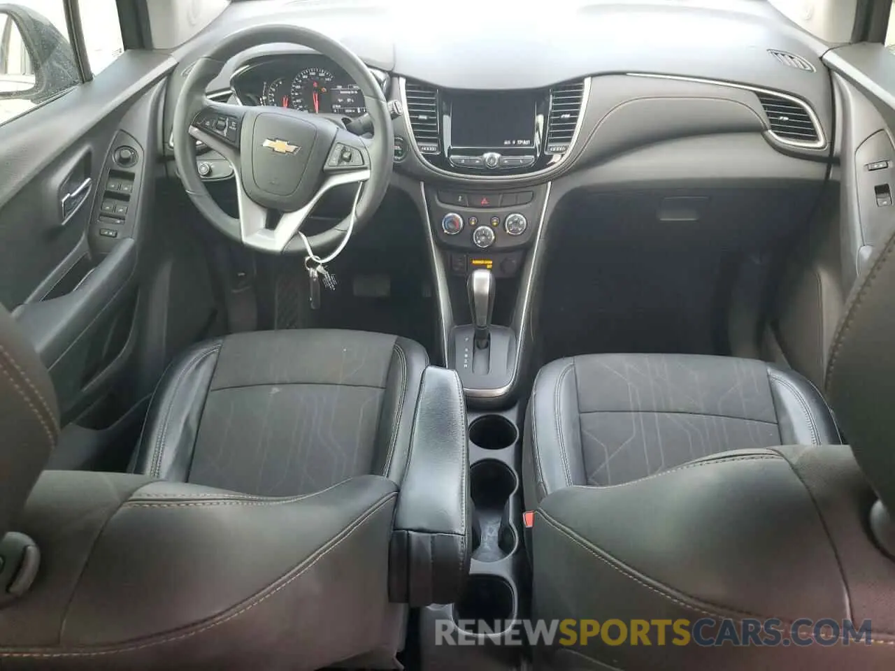 8 Photograph of a damaged car 3GNCJLSB0LL278941 CHEVROLET TRAX 2020