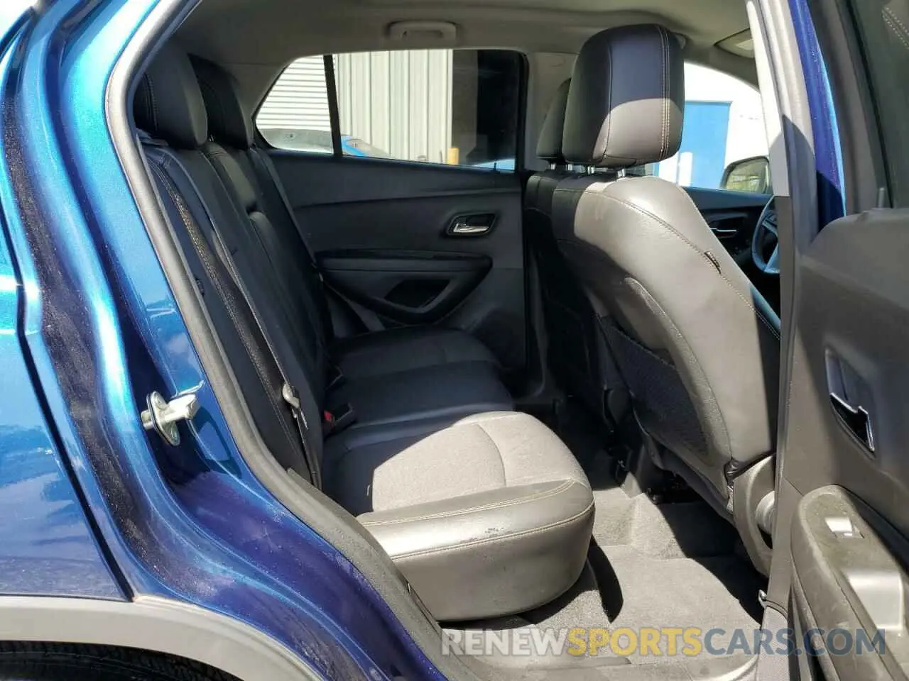 11 Photograph of a damaged car 3GNCJLSB1LL141376 CHEVROLET TRAX 2020