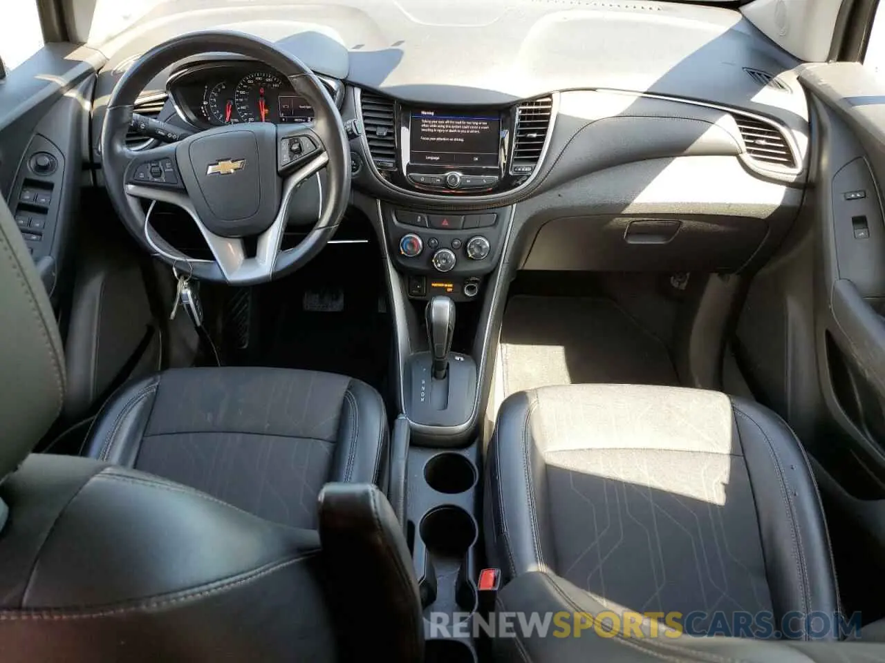 8 Photograph of a damaged car 3GNCJLSB1LL141376 CHEVROLET TRAX 2020