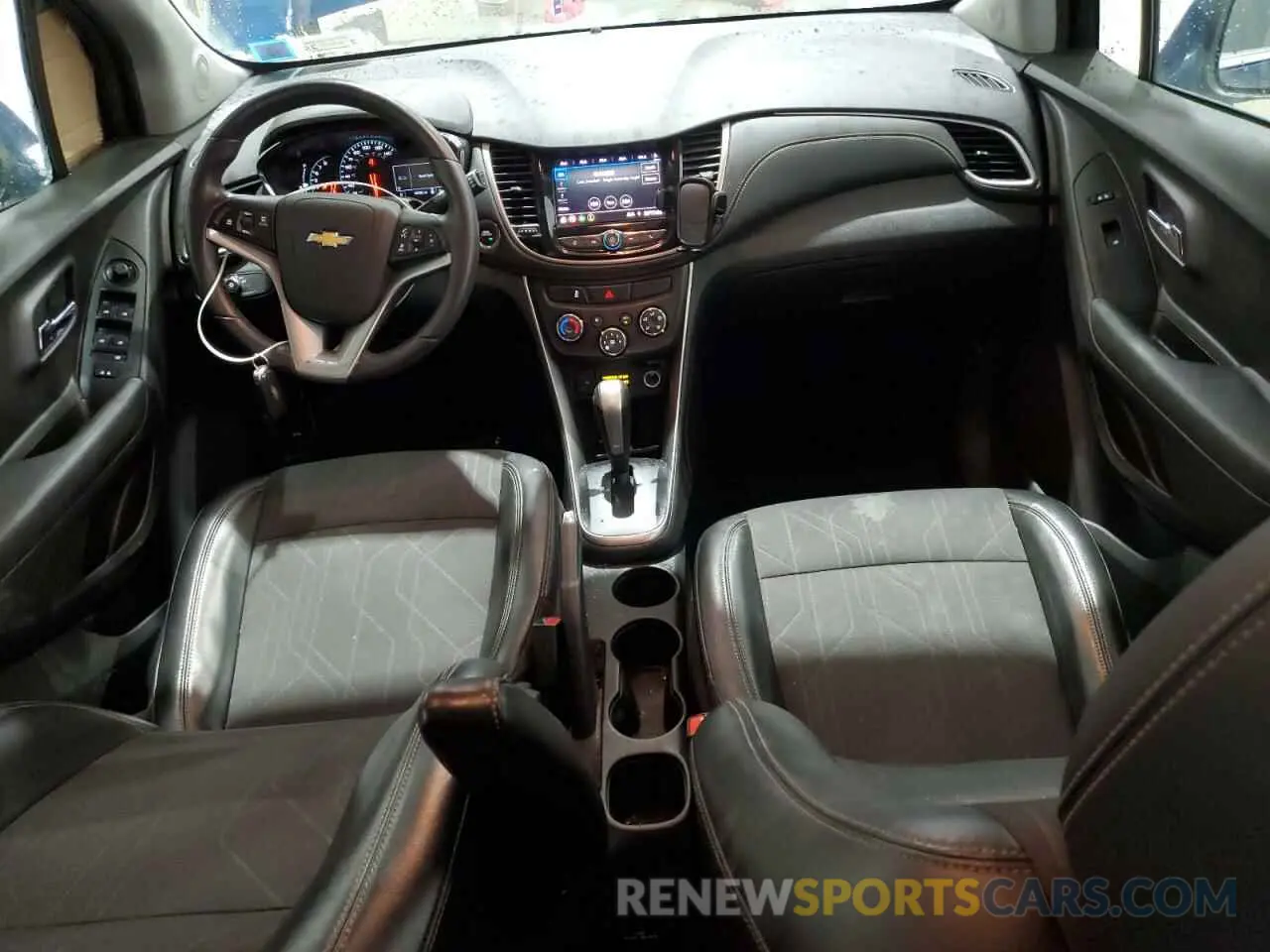 8 Photograph of a damaged car 3GNCJLSB2LL334314 CHEVROLET TRAX 2020