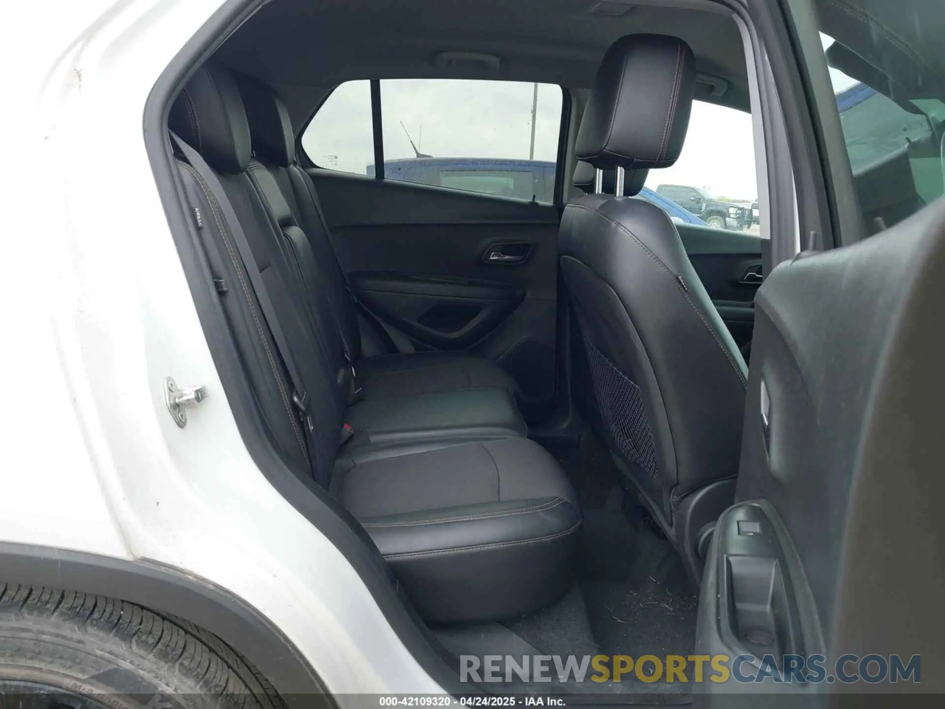 8 Фотография поврежденного автомобиля 3GNCJLSB3LL214473 CHEVROLET TRAX 2020