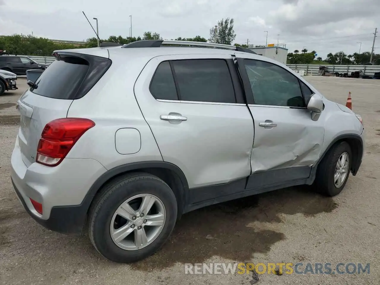 3 Фотография поврежденного автомобиля 3GNCJLSB3LL288296 CHEVROLET TRAX 2020