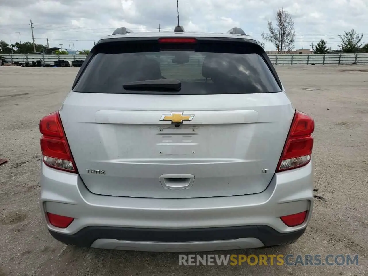 6 Фотография поврежденного автомобиля 3GNCJLSB3LL288296 CHEVROLET TRAX 2020