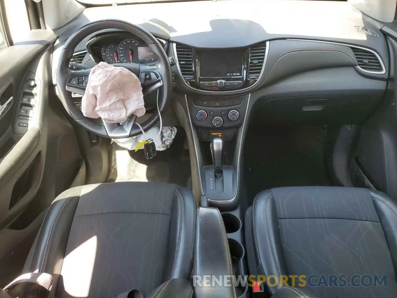 8 Фотография поврежденного автомобиля 3GNCJLSB3LL301712 CHEVROLET TRAX 2020