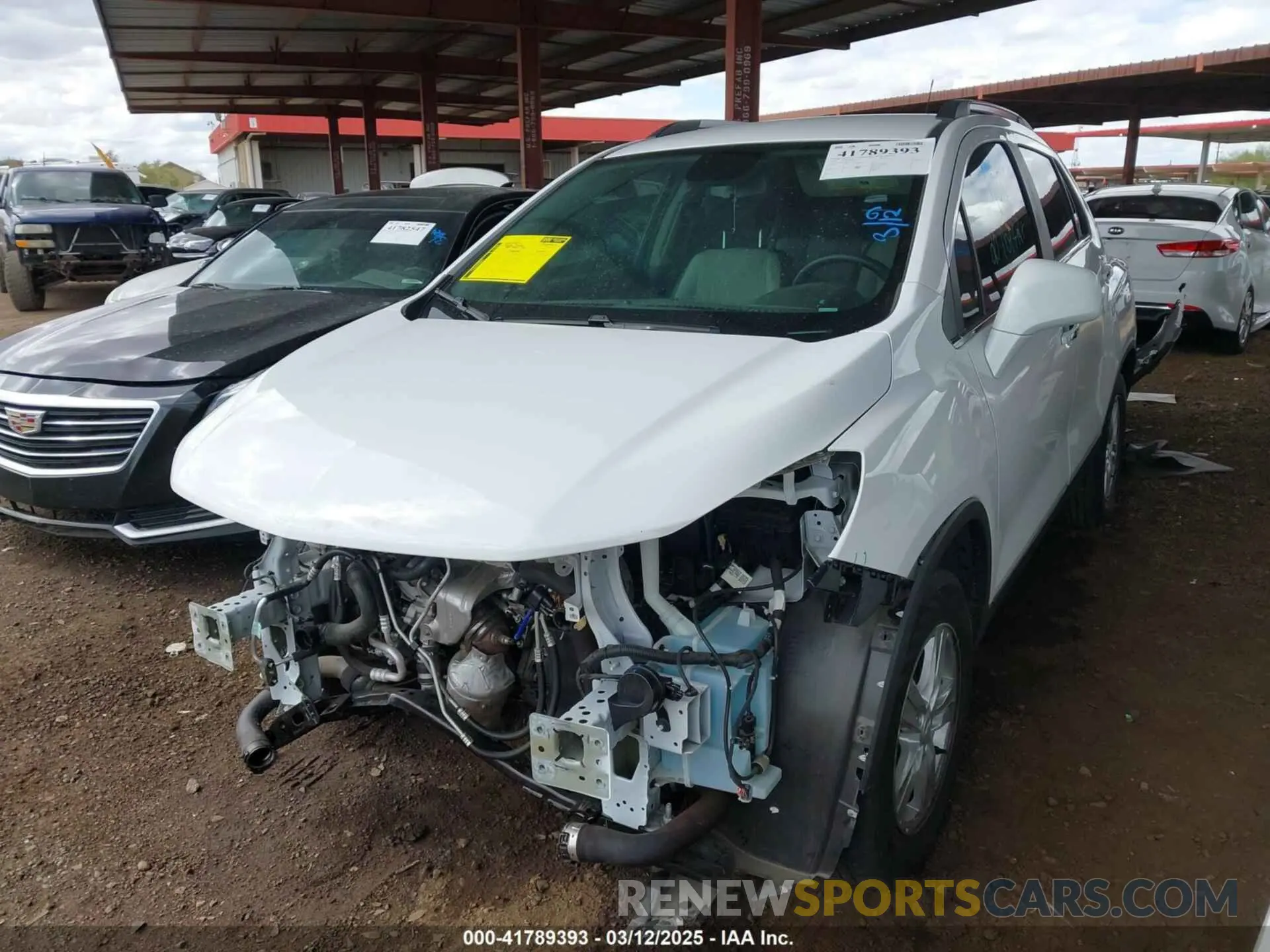 2 Photograph of a damaged car 3GNCJLSB4LL171777 CHEVROLET TRAX 2020
