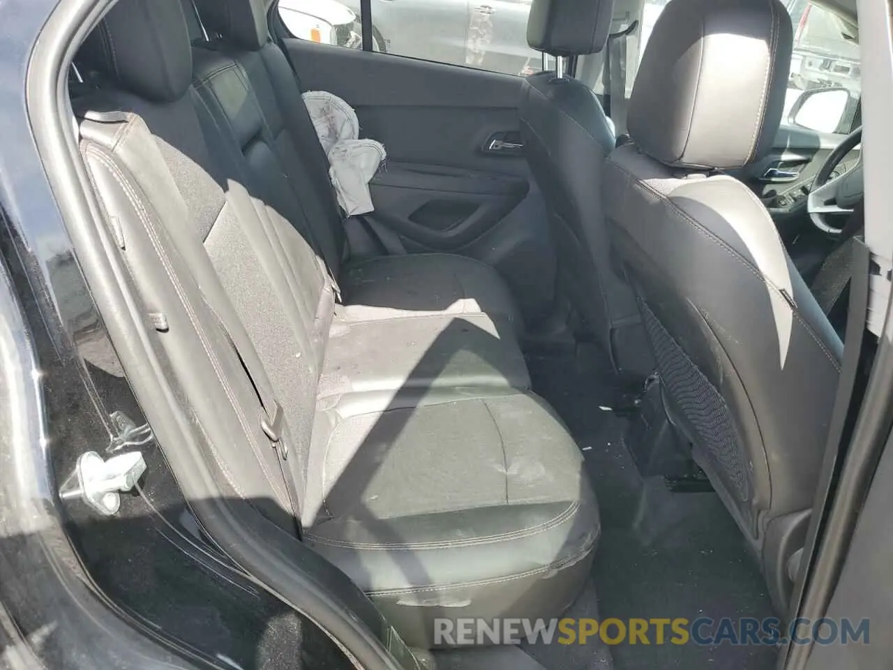 10 Photograph of a damaged car 3GNCJLSB4LL174338 CHEVROLET TRAX 2020