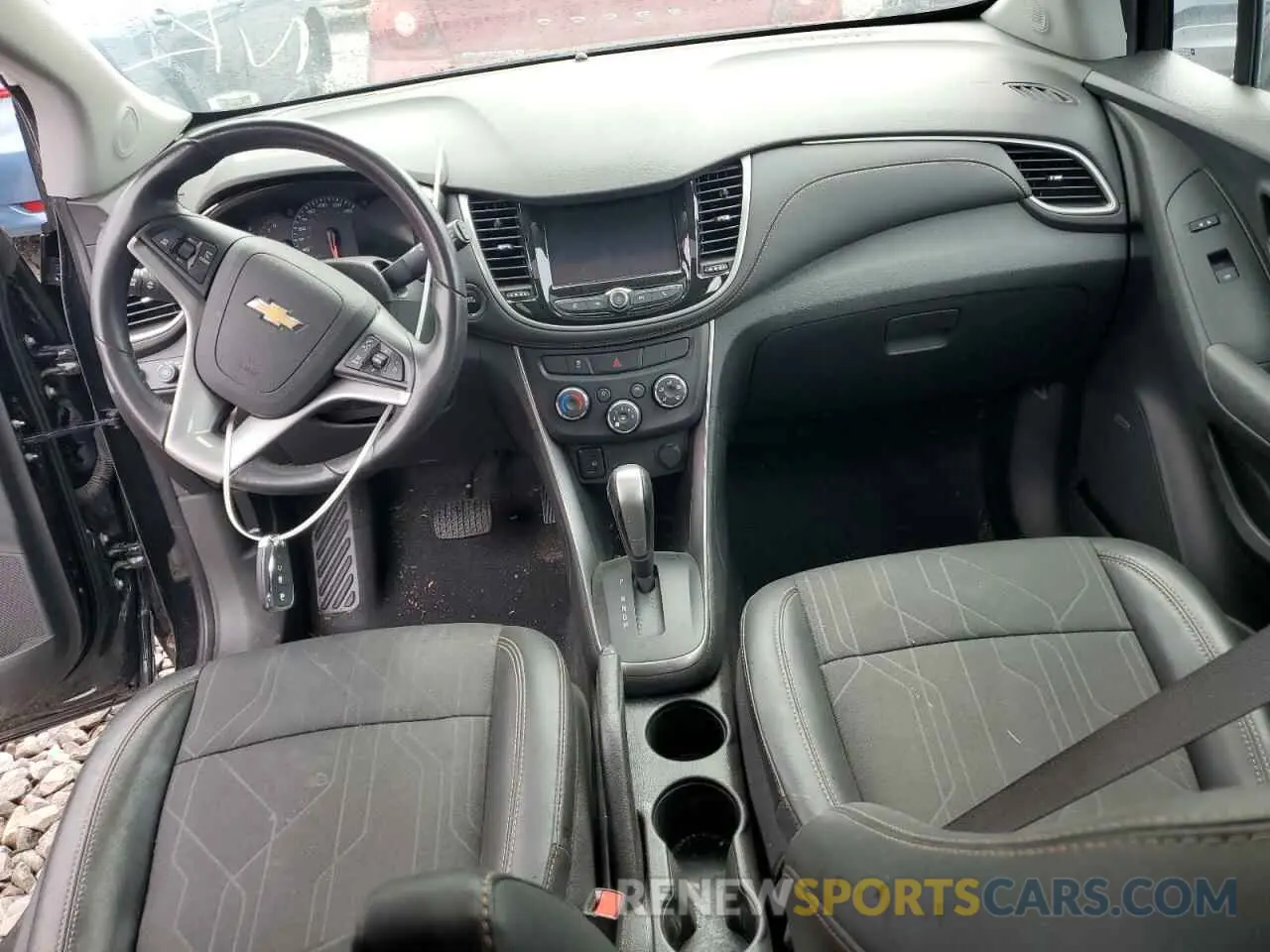 8 Photograph of a damaged car 3GNCJLSB4LL174338 CHEVROLET TRAX 2020