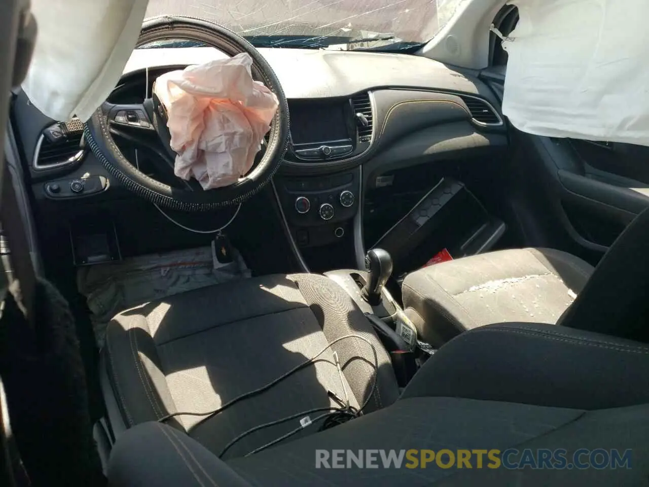 8 Photograph of a damaged car 3GNCJLSB5LL200039 CHEVROLET TRAX 2020