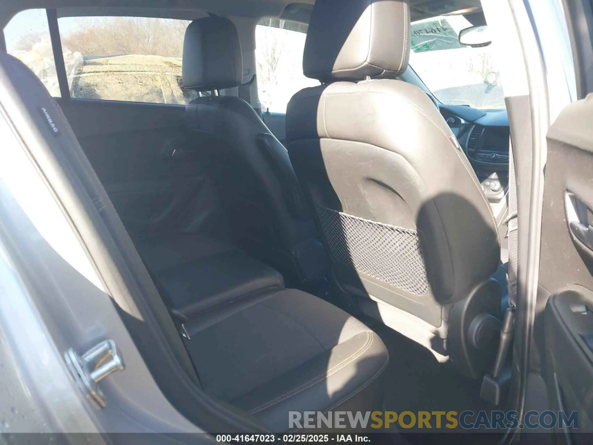 8 Фотография поврежденного автомобиля 3GNCJLSB5LL320665 CHEVROLET TRAX 2020
