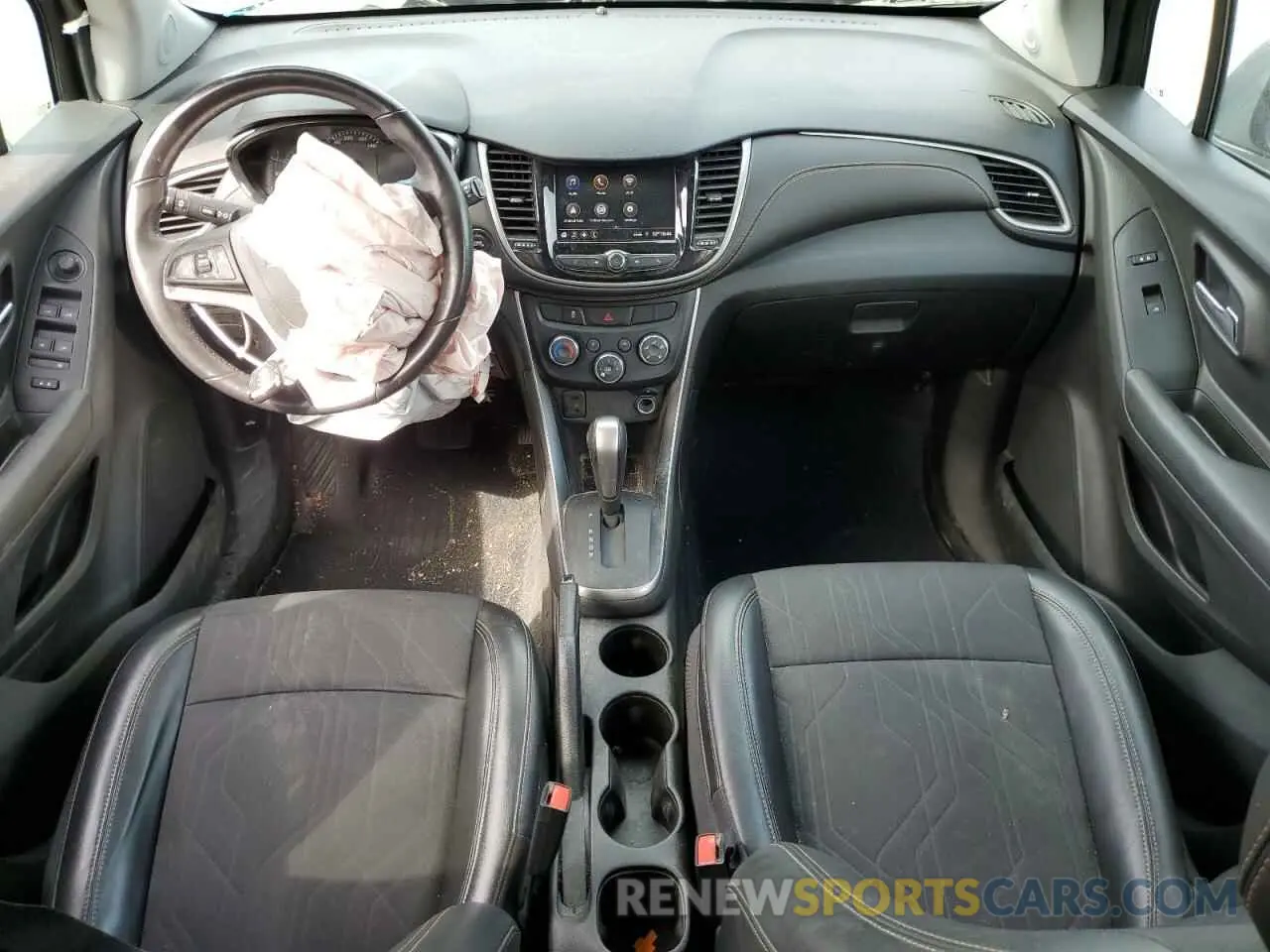 8 Photograph of a damaged car 3GNCJLSB5LL323369 CHEVROLET TRAX 2020