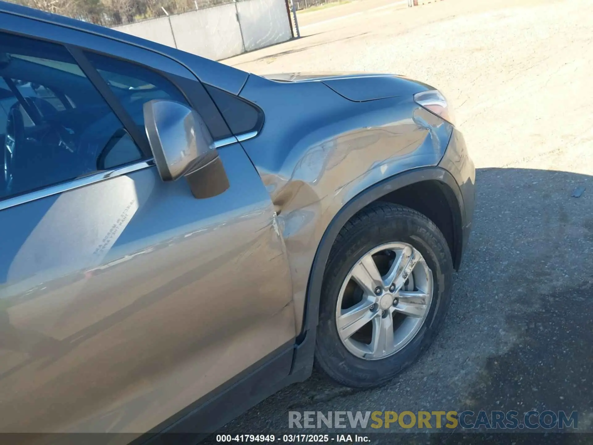 17 Photograph of a damaged car 3GNCJLSB7LL155086 CHEVROLET TRAX 2020