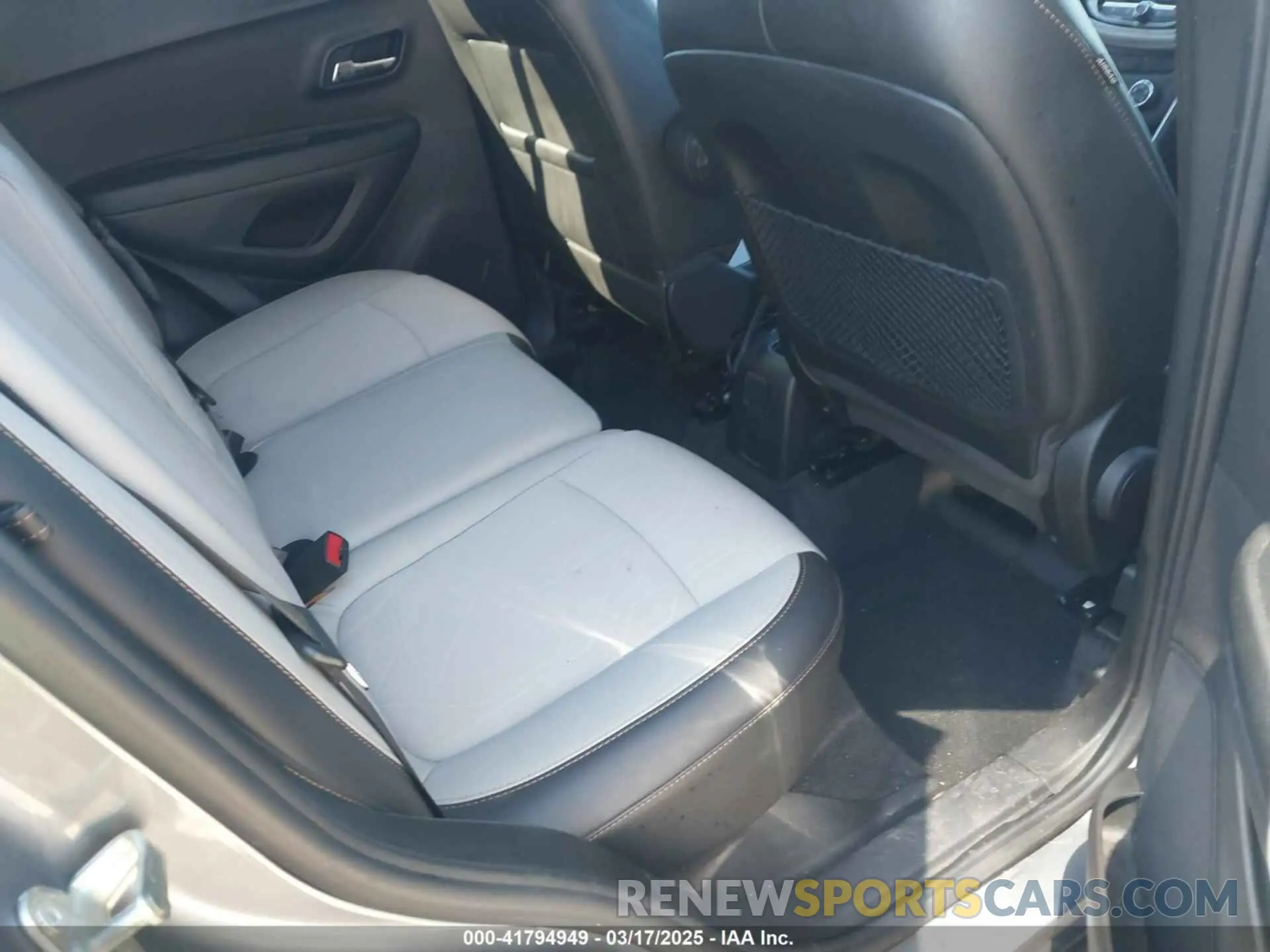 8 Photograph of a damaged car 3GNCJLSB7LL155086 CHEVROLET TRAX 2020