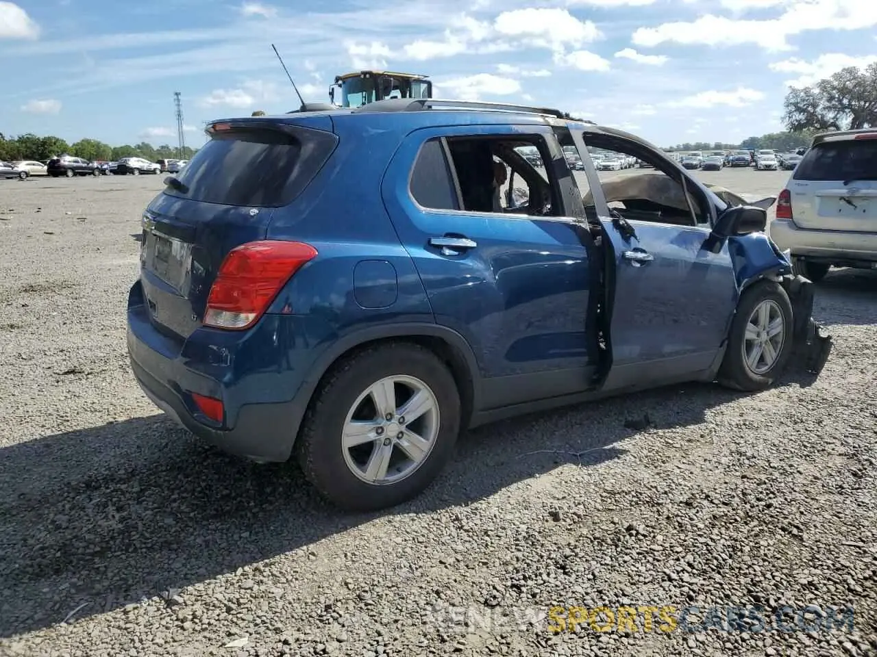 3 Фотография поврежденного автомобиля 3GNCJLSB7LL319128 CHEVROLET TRAX 2020