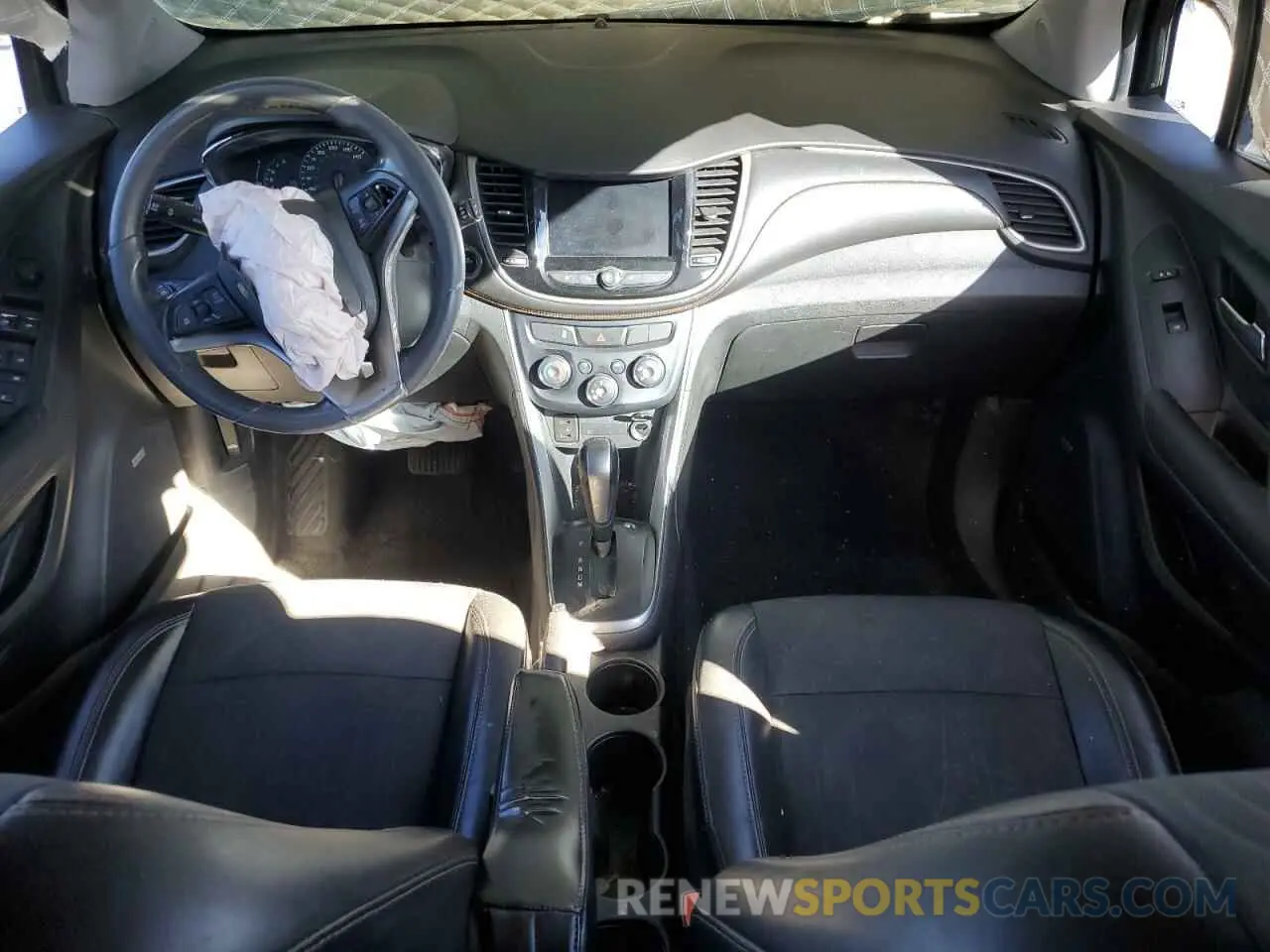 8 Фотография поврежденного автомобиля 3GNCJLSB8LL201654 CHEVROLET TRAX 2020