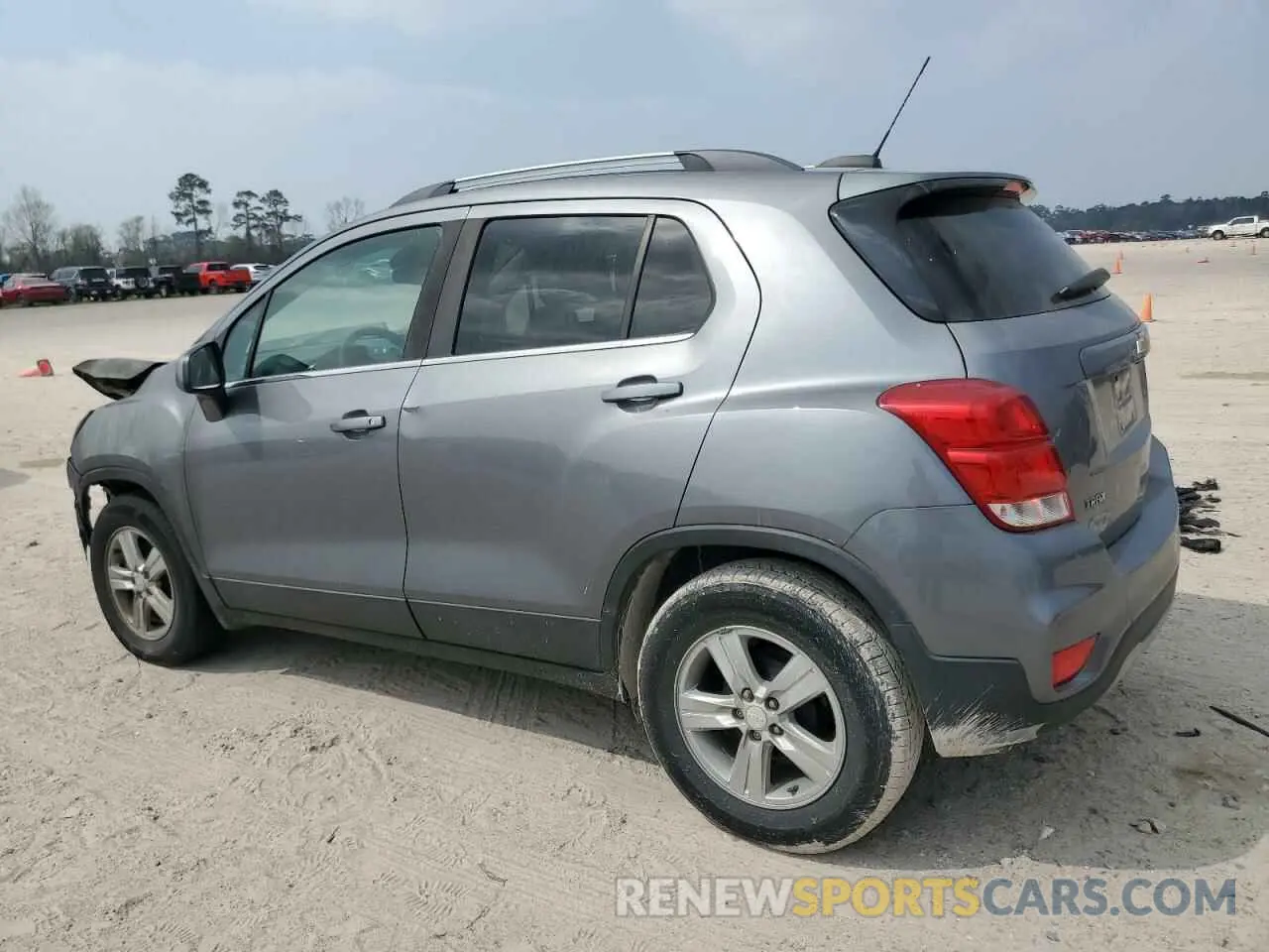 2 Photograph of a damaged car 3GNCJLSB8LL261658 CHEVROLET TRAX 2020