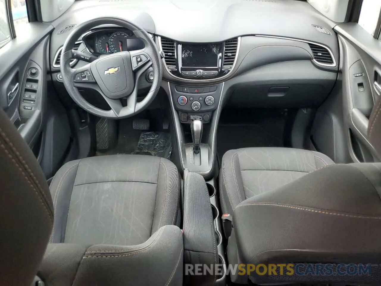 8 Photograph of a damaged car 3GNCJLSB8LL261658 CHEVROLET TRAX 2020