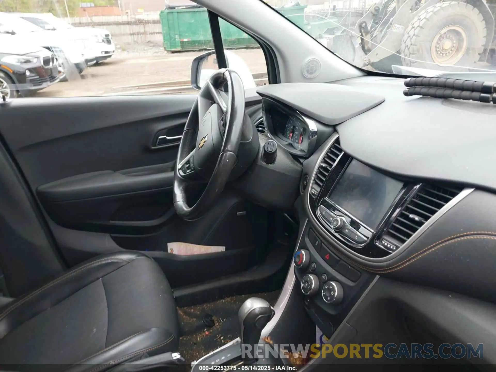 5 Photograph of a damaged car 3GNCJLSB9LL143621 CHEVROLET TRAX 2020