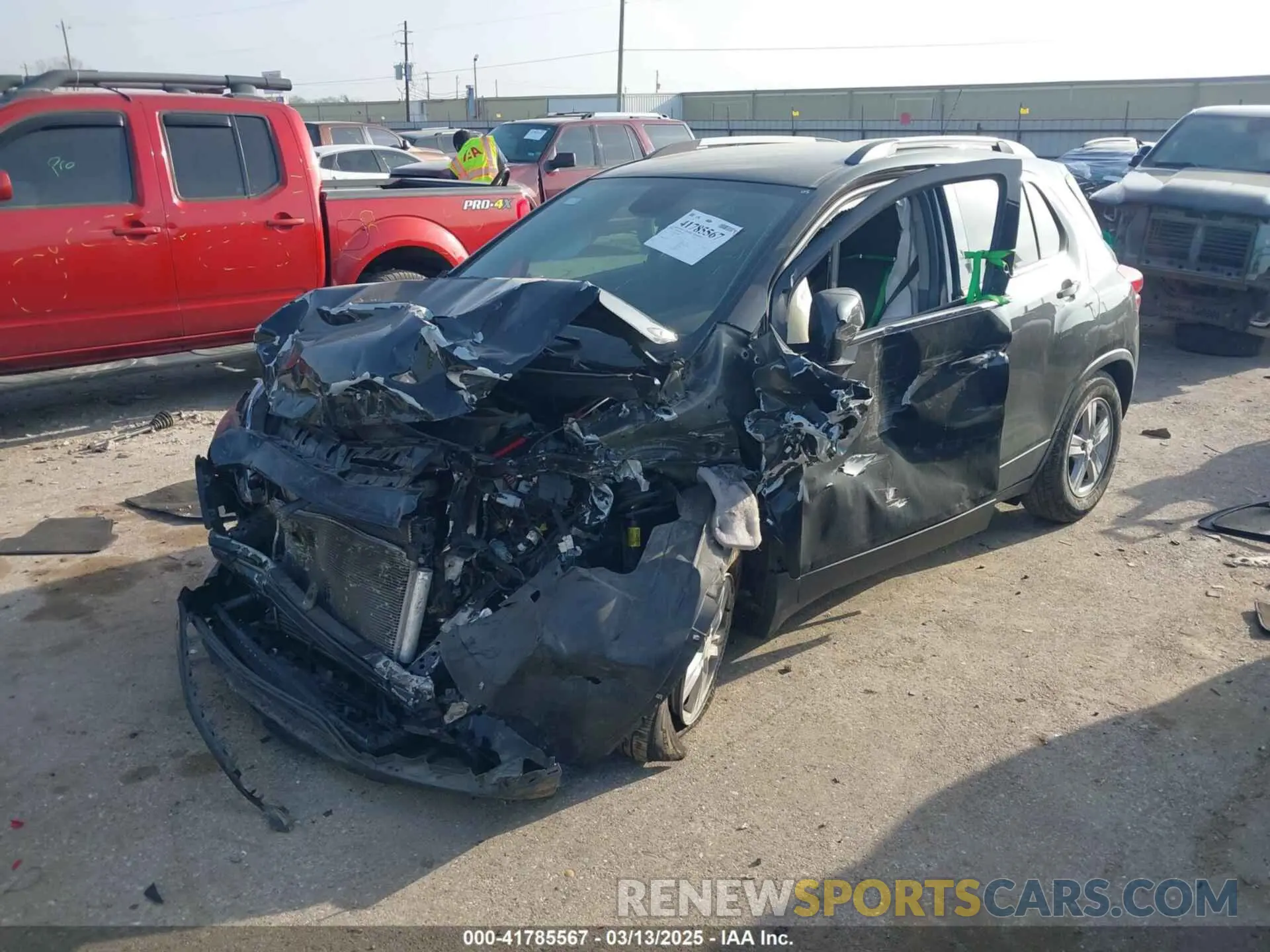 2 Фотография поврежденного автомобиля 3GNCJLSB9LL166462 CHEVROLET TRAX 2020