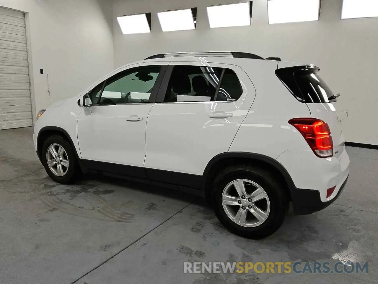 2 Photograph of a damaged car 3GNCJLSB9LL210489 CHEVROLET TRAX 2020