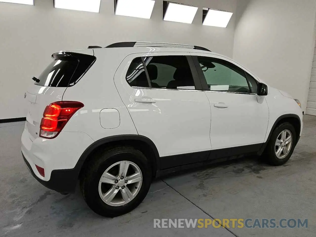3 Photograph of a damaged car 3GNCJLSB9LL210489 CHEVROLET TRAX 2020