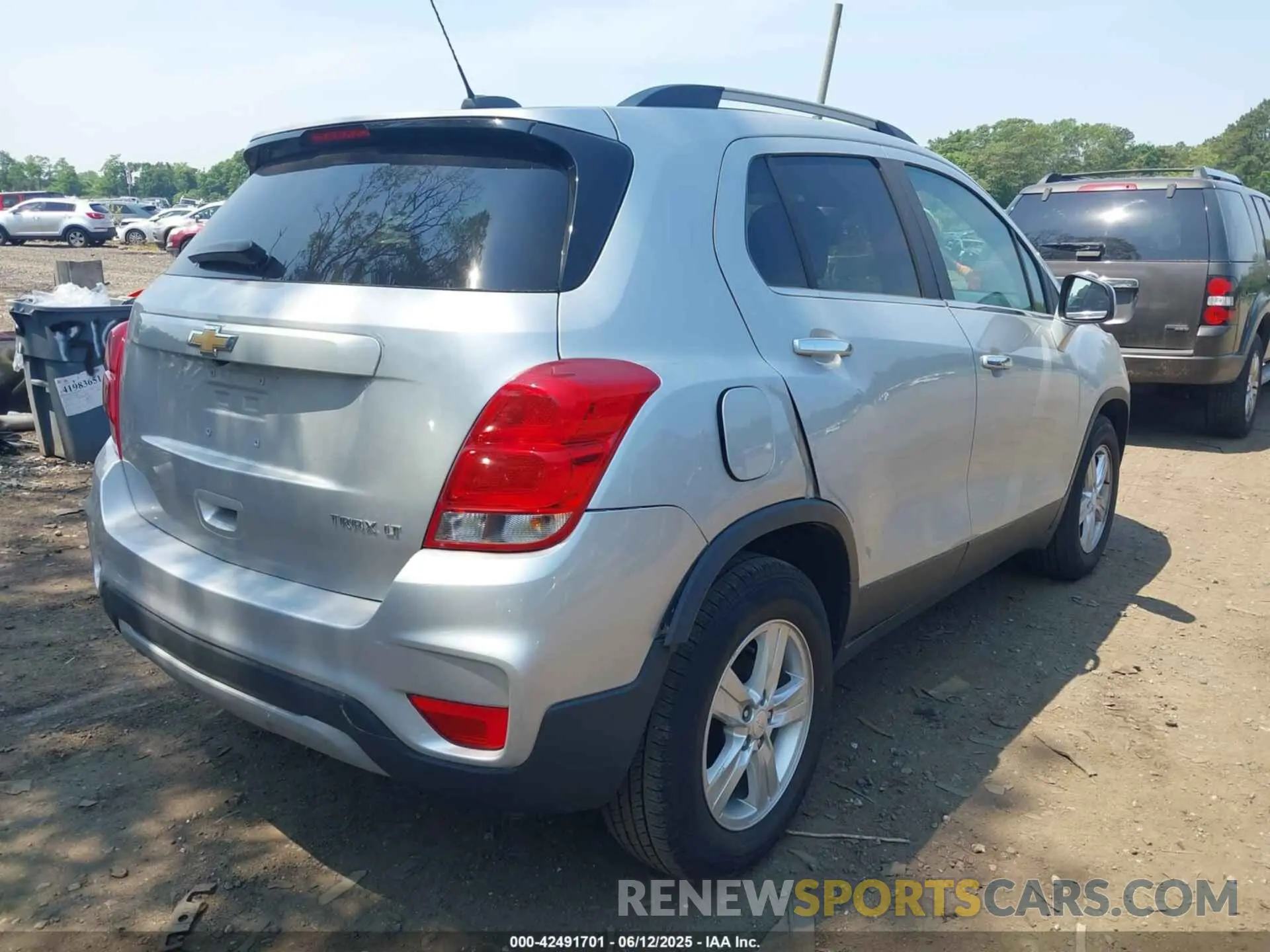 4 Photograph of a damaged car 3GNCJLSB9LL221430 CHEVROLET TRAX 2020