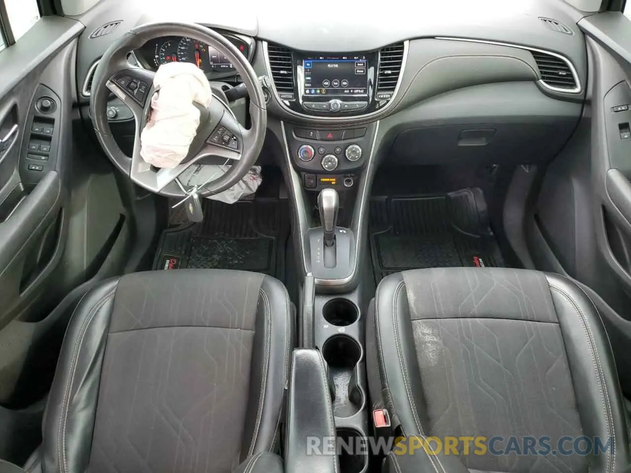 8 Photograph of a damaged car 3GNCJLSBXLL282351 CHEVROLET TRAX 2020