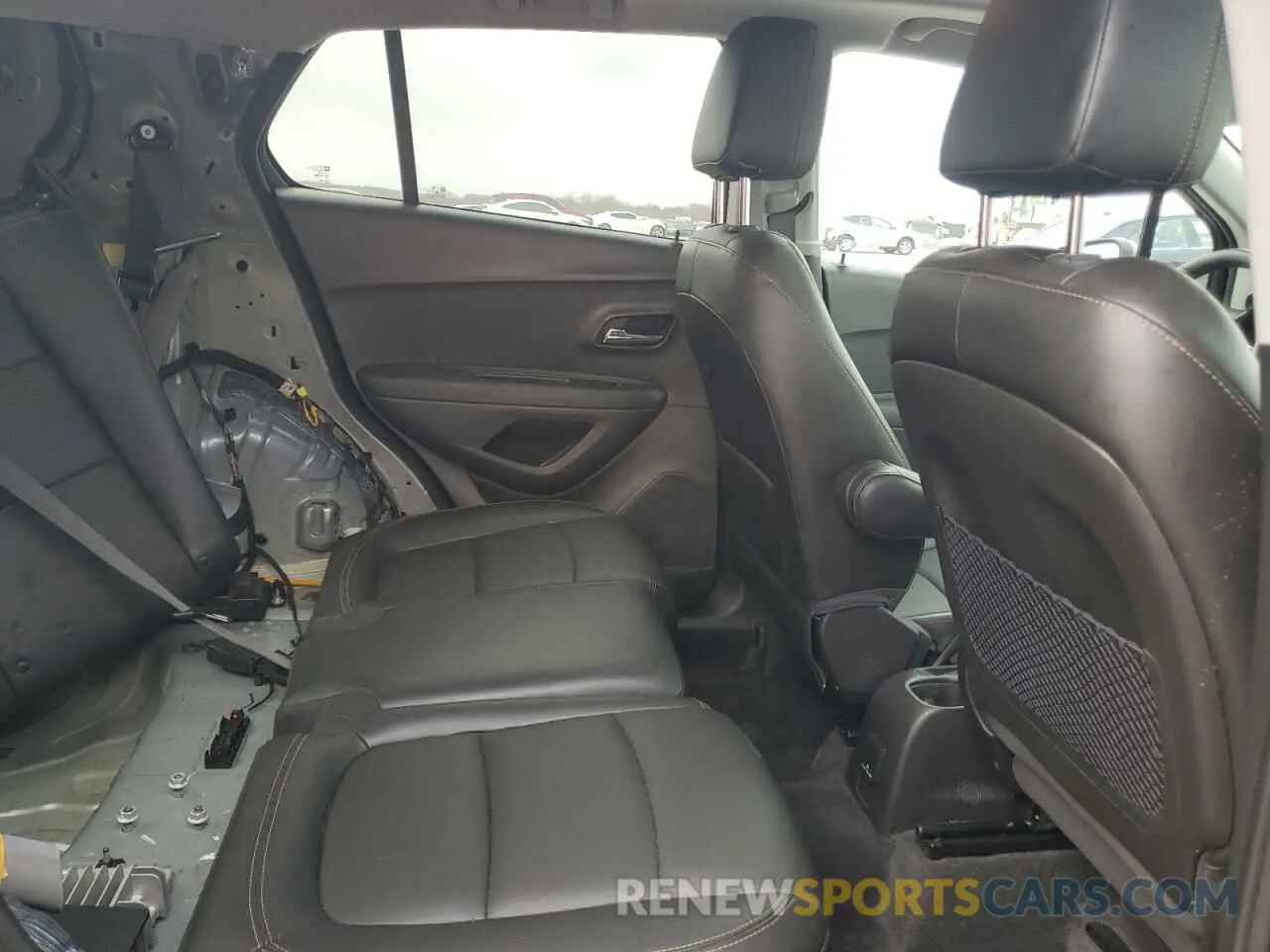 11 Фотография поврежденного автомобиля 3GNCJMSB3LL335977 CHEVROLET TRAX 2020