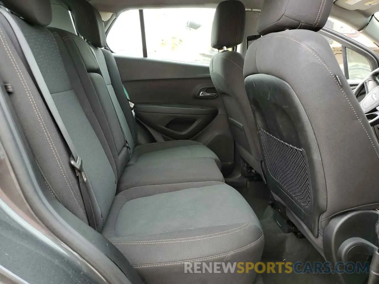 10 Photograph of a damaged car 3GNCJNSB2LL128342 CHEVROLET TRAX 2020