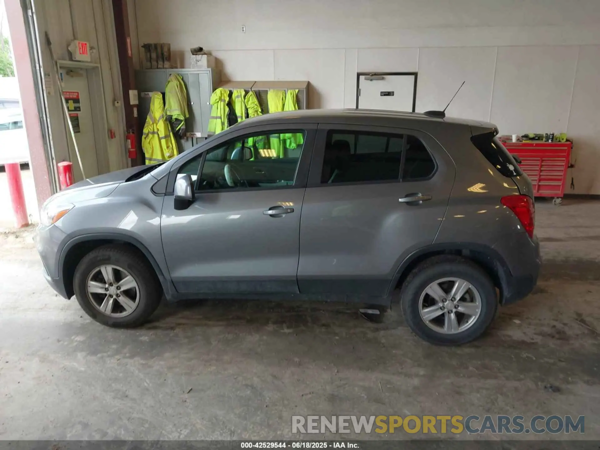 14 Photograph of a damaged car 3GNCJNSB3LL213660 CHEVROLET TRAX 2020