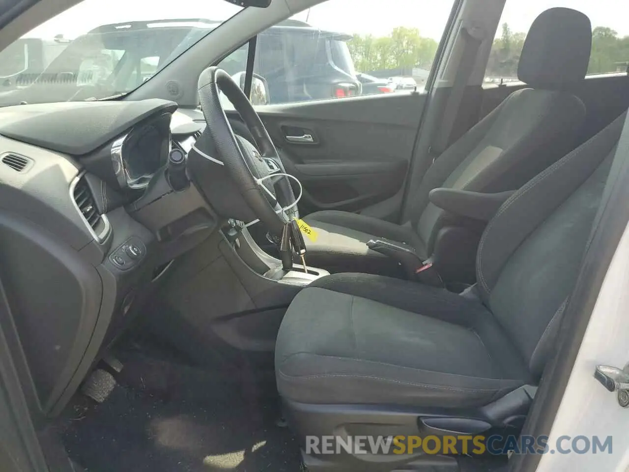 7 Photograph of a damaged car 3GNCJNSB4LL160869 CHEVROLET TRAX 2020