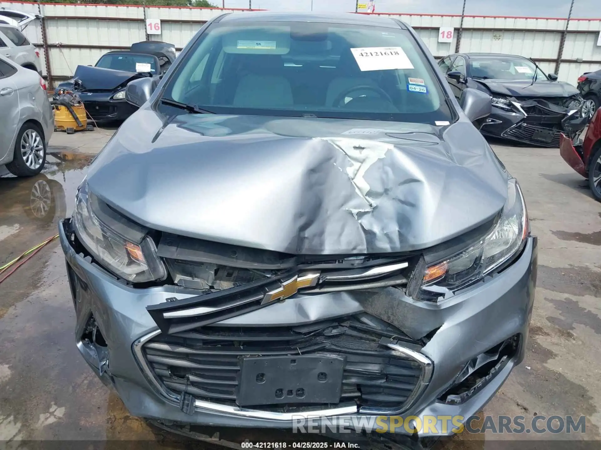 12 Photograph of a damaged car 3GNCJNSB4LL195895 CHEVROLET TRAX 2020