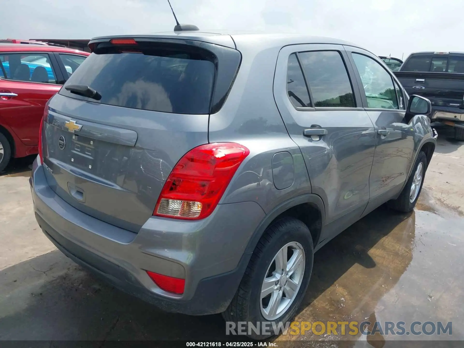 4 Photograph of a damaged car 3GNCJNSB4LL195895 CHEVROLET TRAX 2020