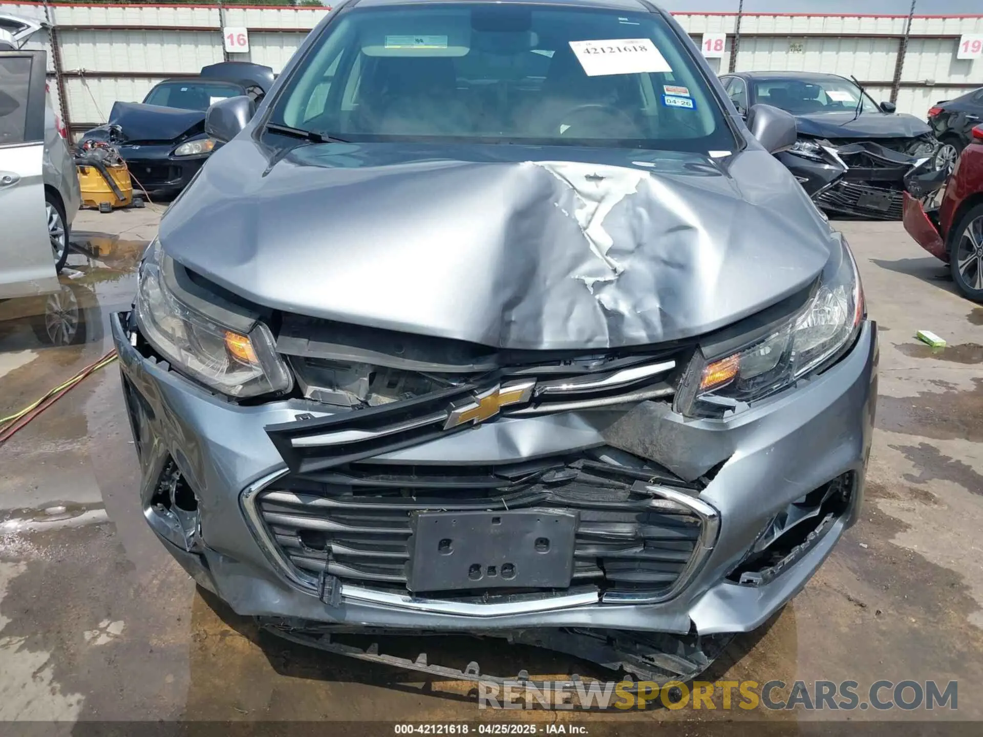 6 Photograph of a damaged car 3GNCJNSB4LL195895 CHEVROLET TRAX 2020