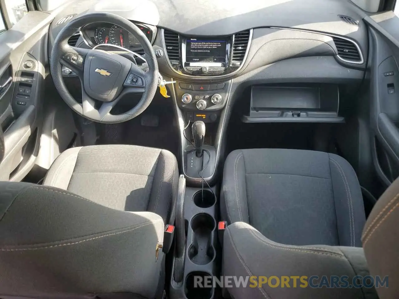 8 Photograph of a damaged car 3GNCJNSB5LL298453 CHEVROLET TRAX 2020