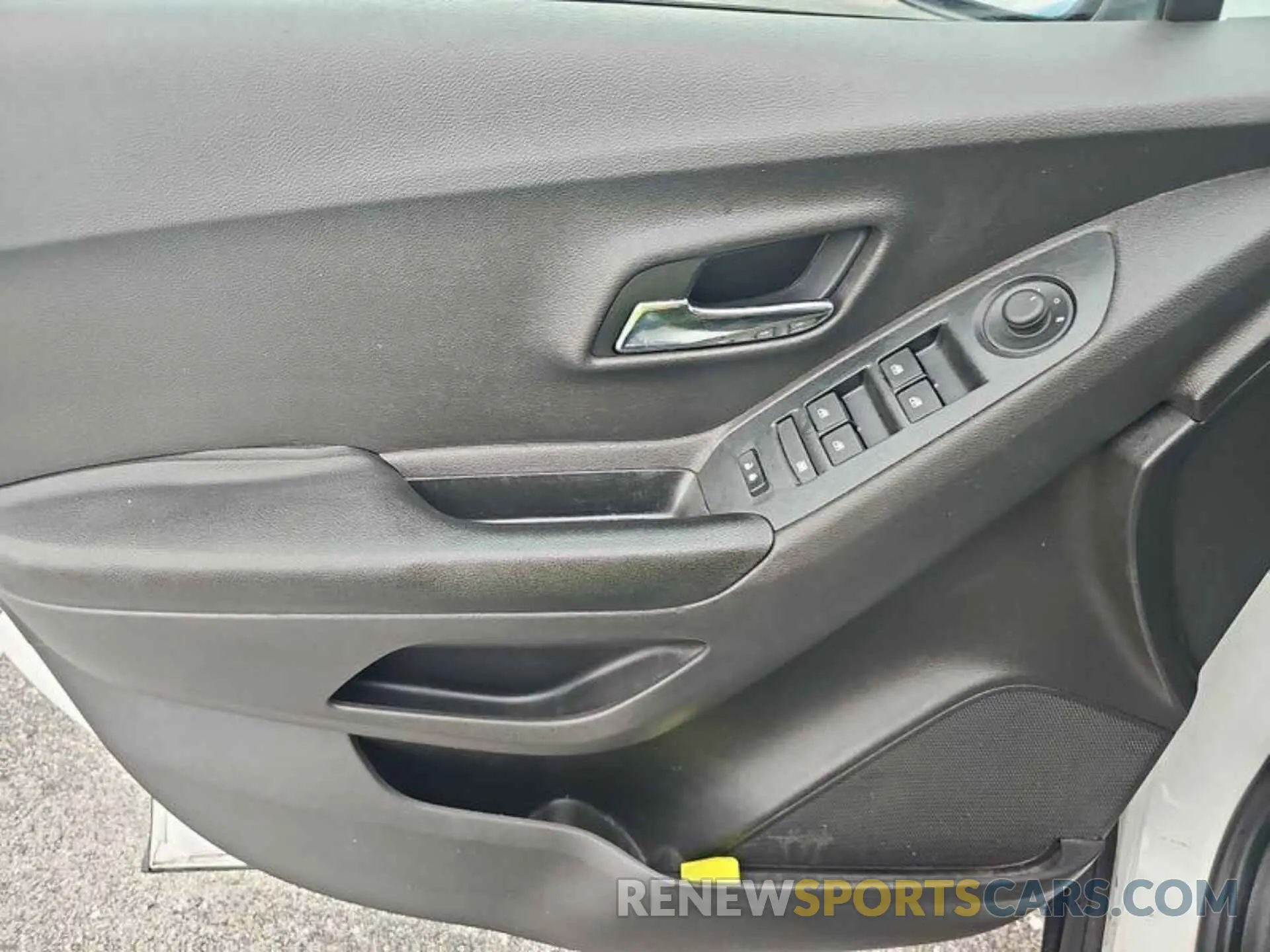 9 Фотография поврежденного автомобиля 3GNCJNSB6LL291382 CHEVROLET TRAX 2020