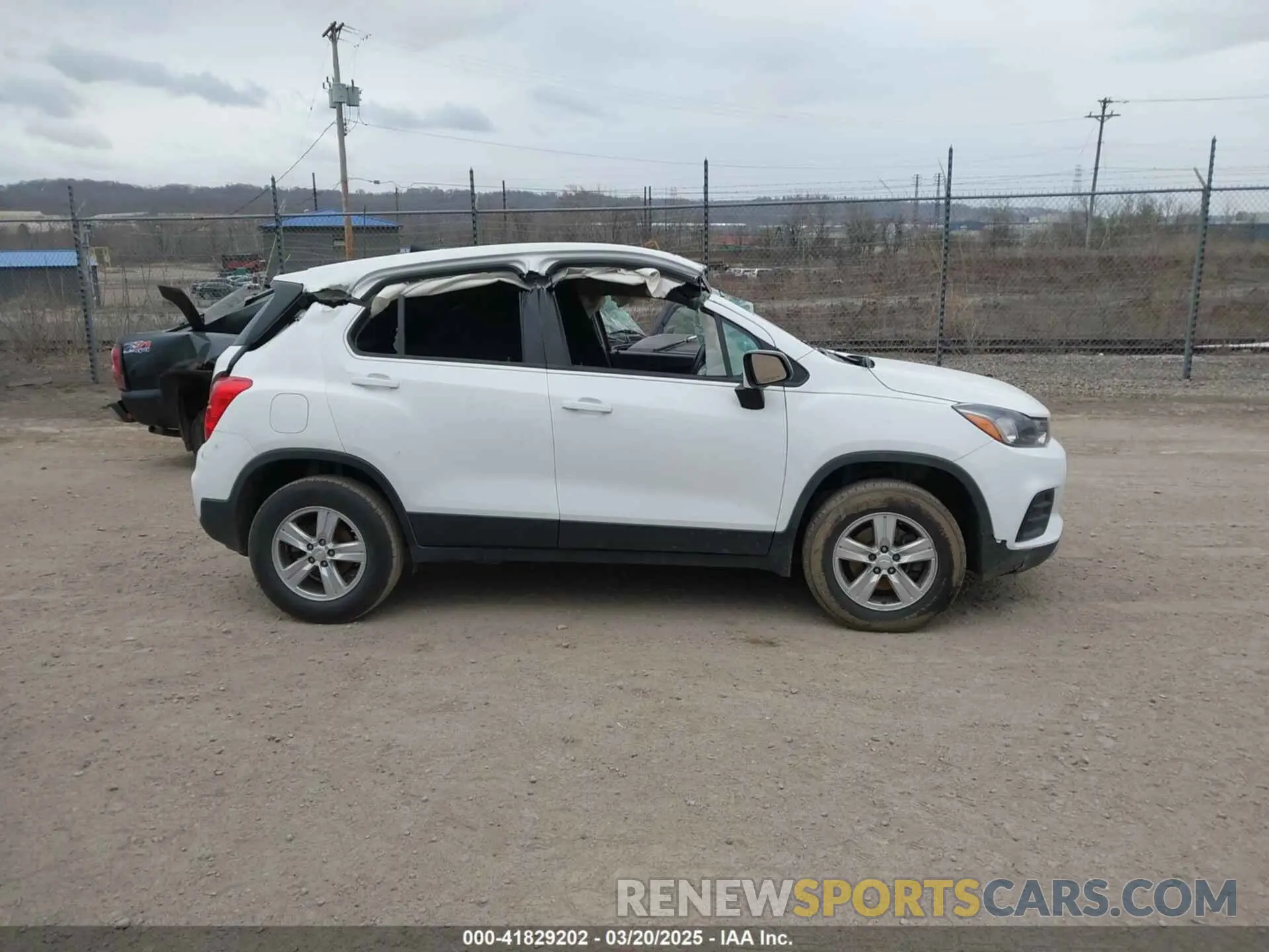 13 Photograph of a damaged car 3GNCJNSB7LL119507 CHEVROLET TRAX 2020