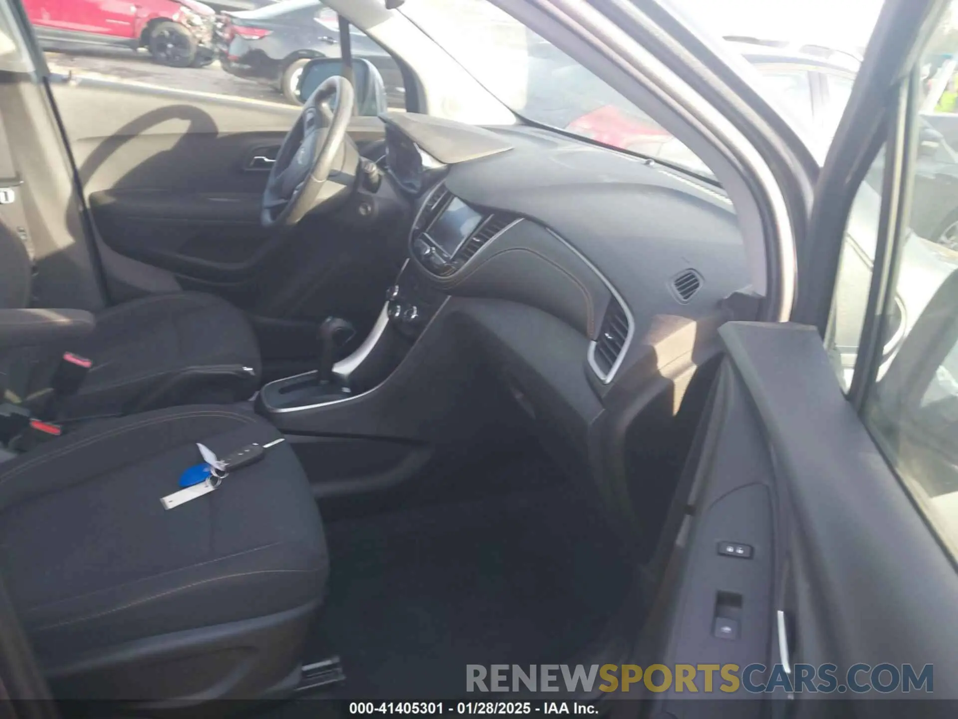 5 Photograph of a damaged car 3GNCJNSB7LL128580 CHEVROLET TRAX 2020