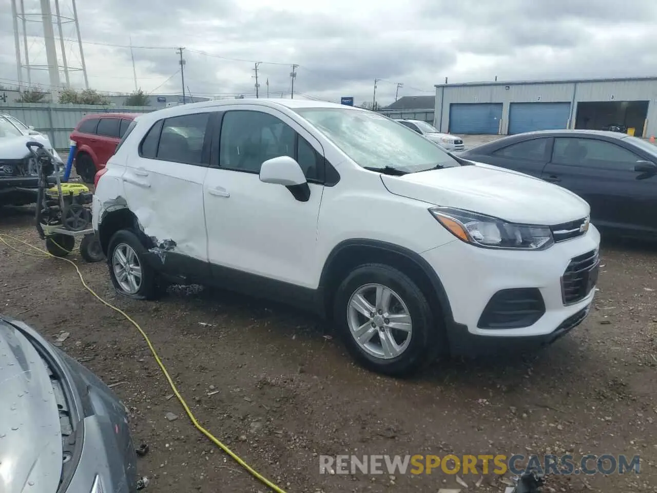 4 Photograph of a damaged car 3GNCJNSB9LL131819 CHEVROLET TRAX 2020