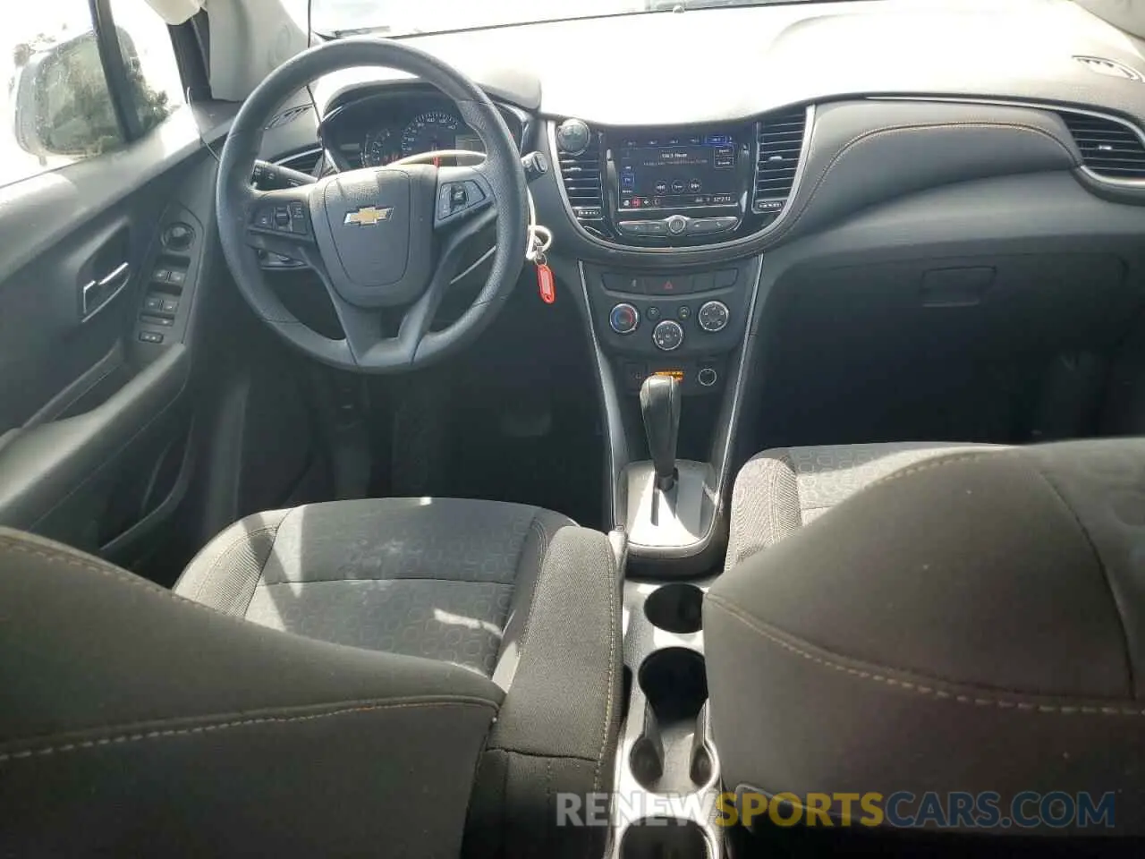 8 Photograph of a damaged car 3GNCJNSB9LL164044 CHEVROLET TRAX 2020