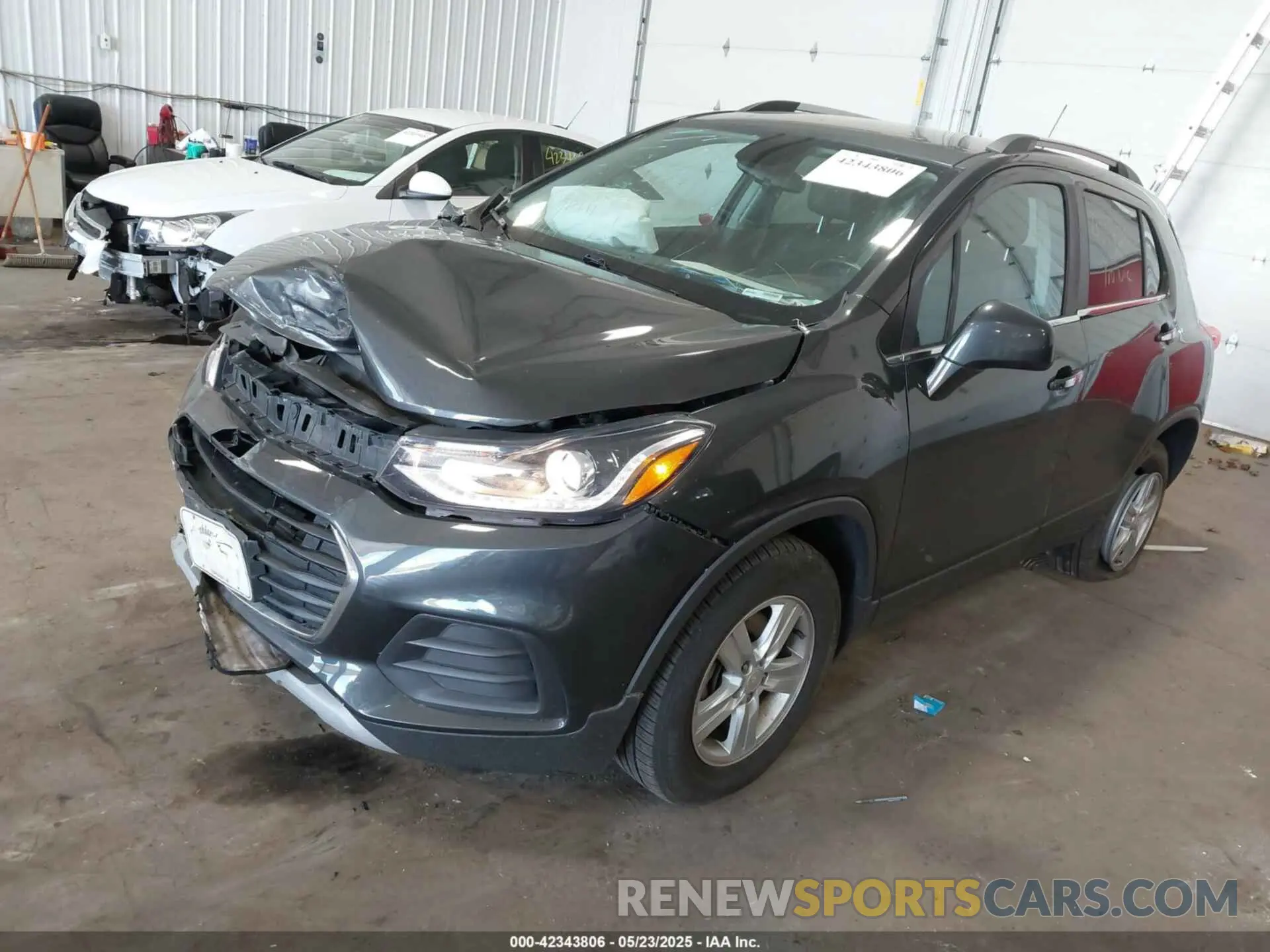 2 Photograph of a damaged car 3GNCJPSB0LL209030 CHEVROLET TRAX 2020