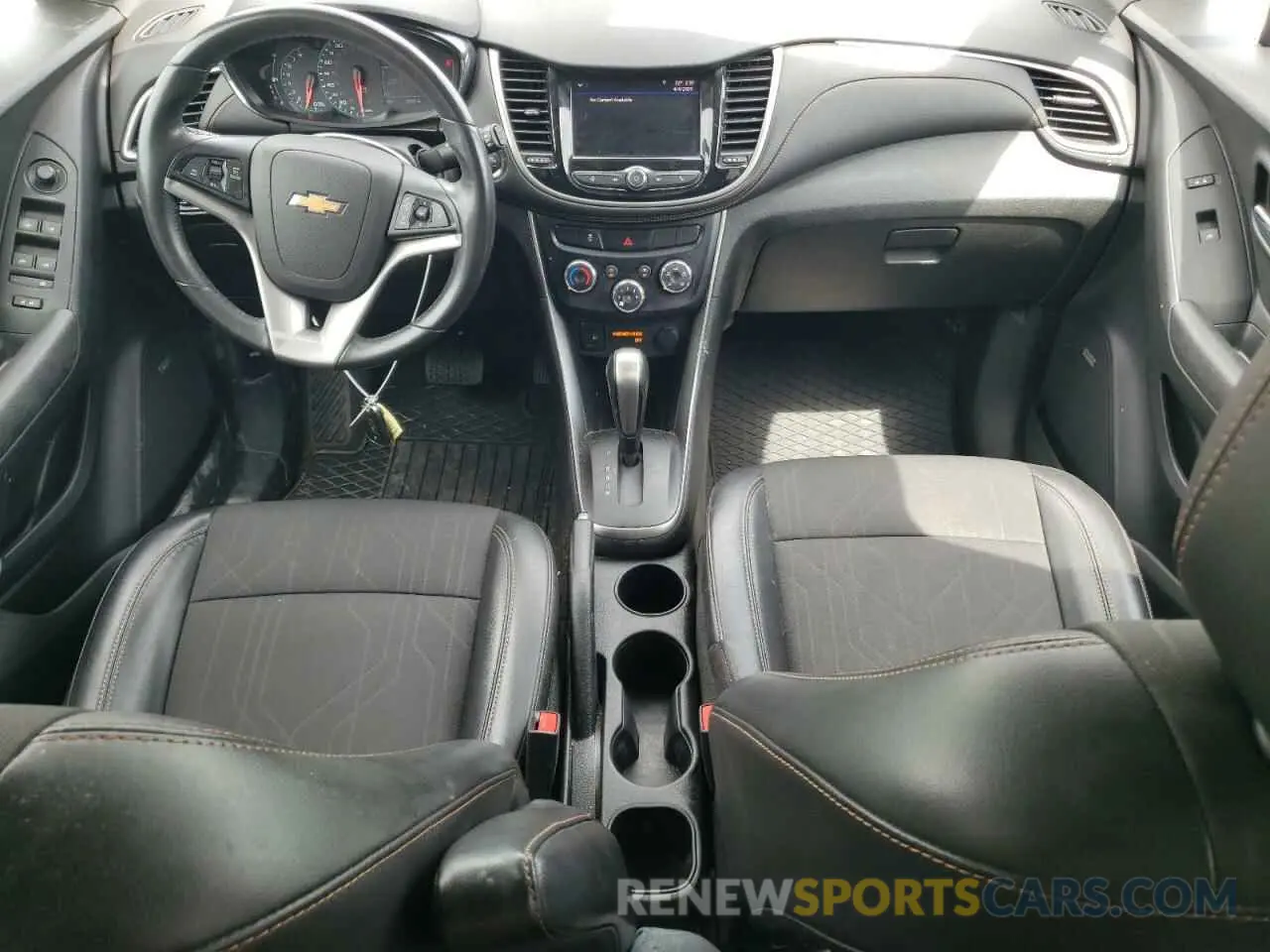 8 Фотография поврежденного автомобиля 3GNCJPSB1LL142227 CHEVROLET TRAX 2020