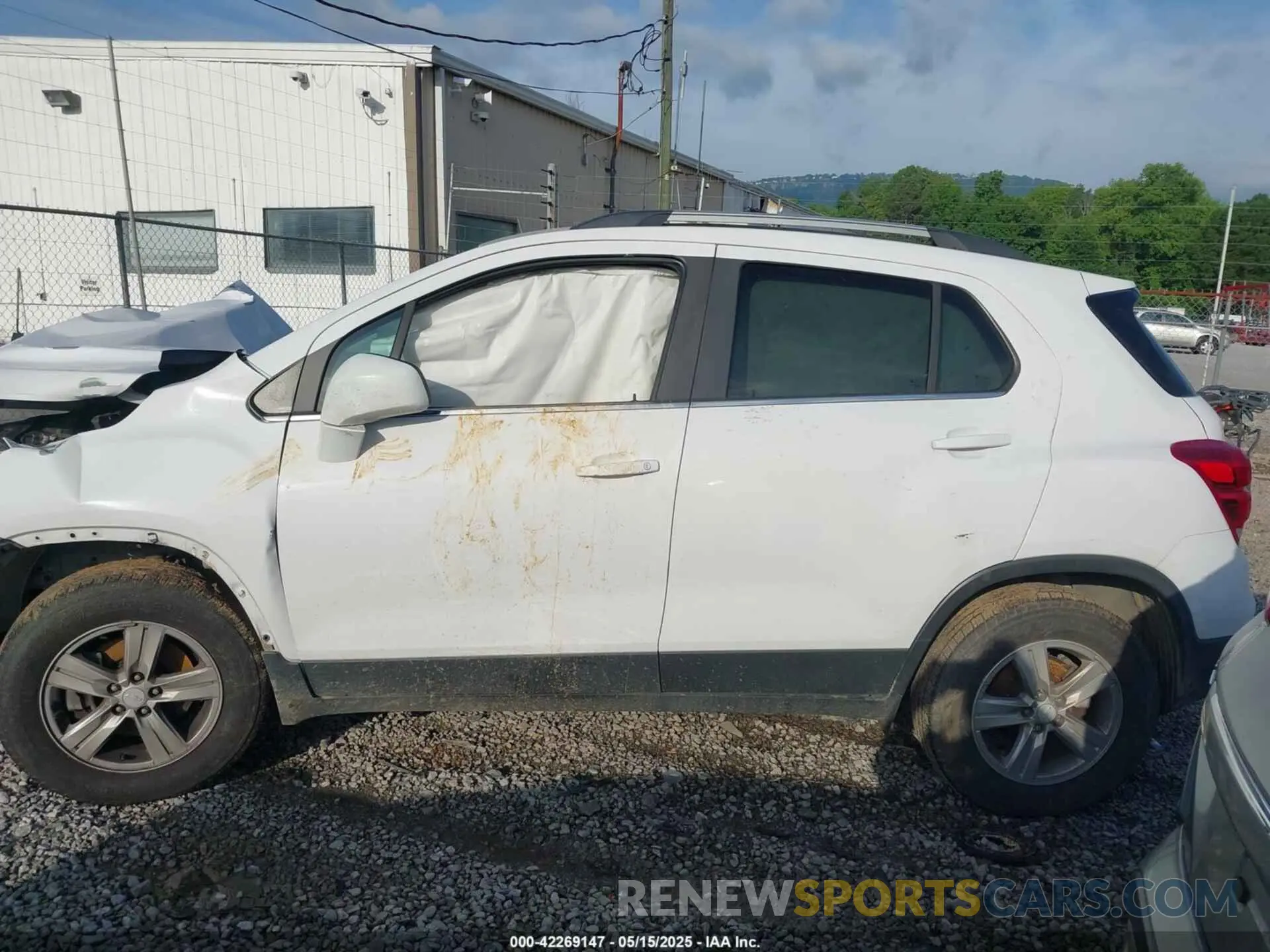 14 Photograph of a damaged car 3GNCJPSB2LL266586 CHEVROLET TRAX 2020