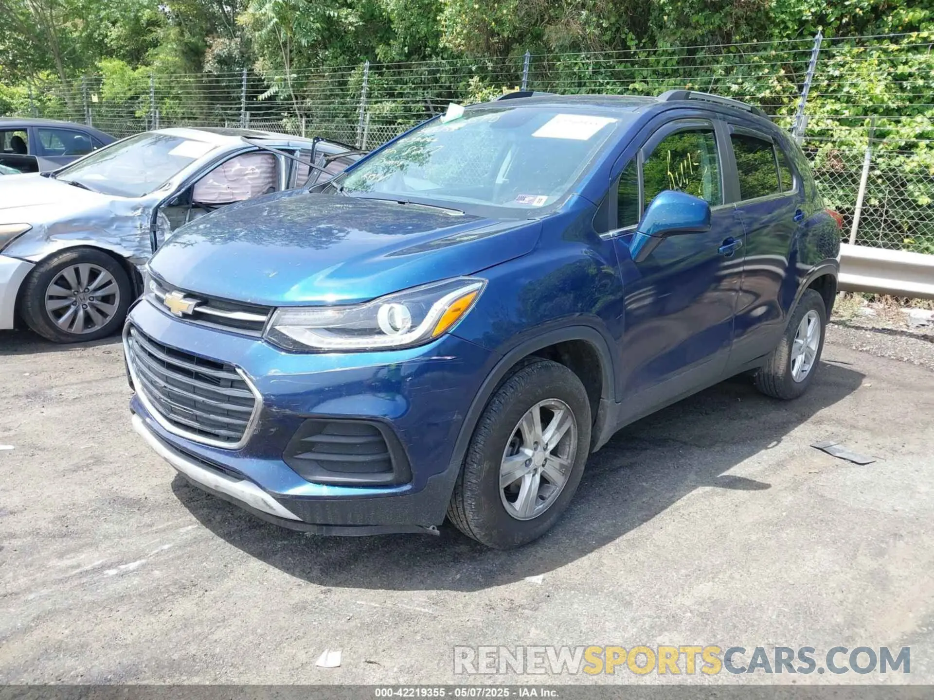 2 Photograph of a damaged car 3GNCJPSB4LL288217 CHEVROLET TRAX 2020