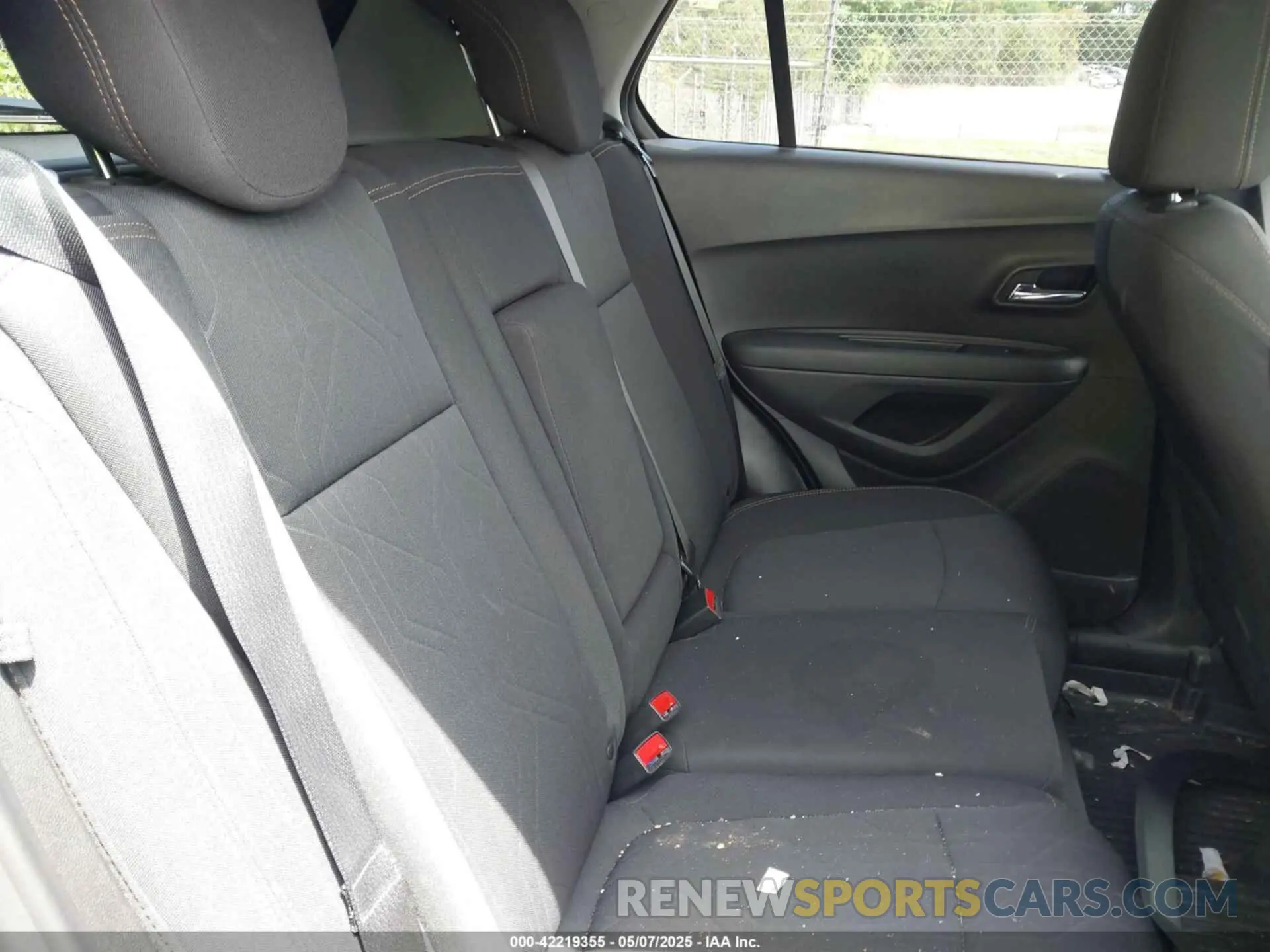 8 Photograph of a damaged car 3GNCJPSB4LL288217 CHEVROLET TRAX 2020