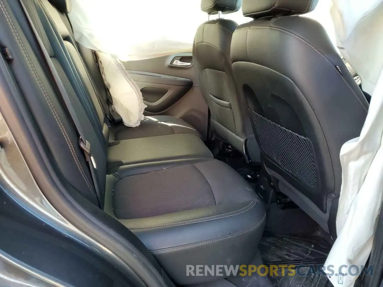 11 Photograph of a damaged car 3GNCJPSB5LL155059 CHEVROLET TRAX 2020