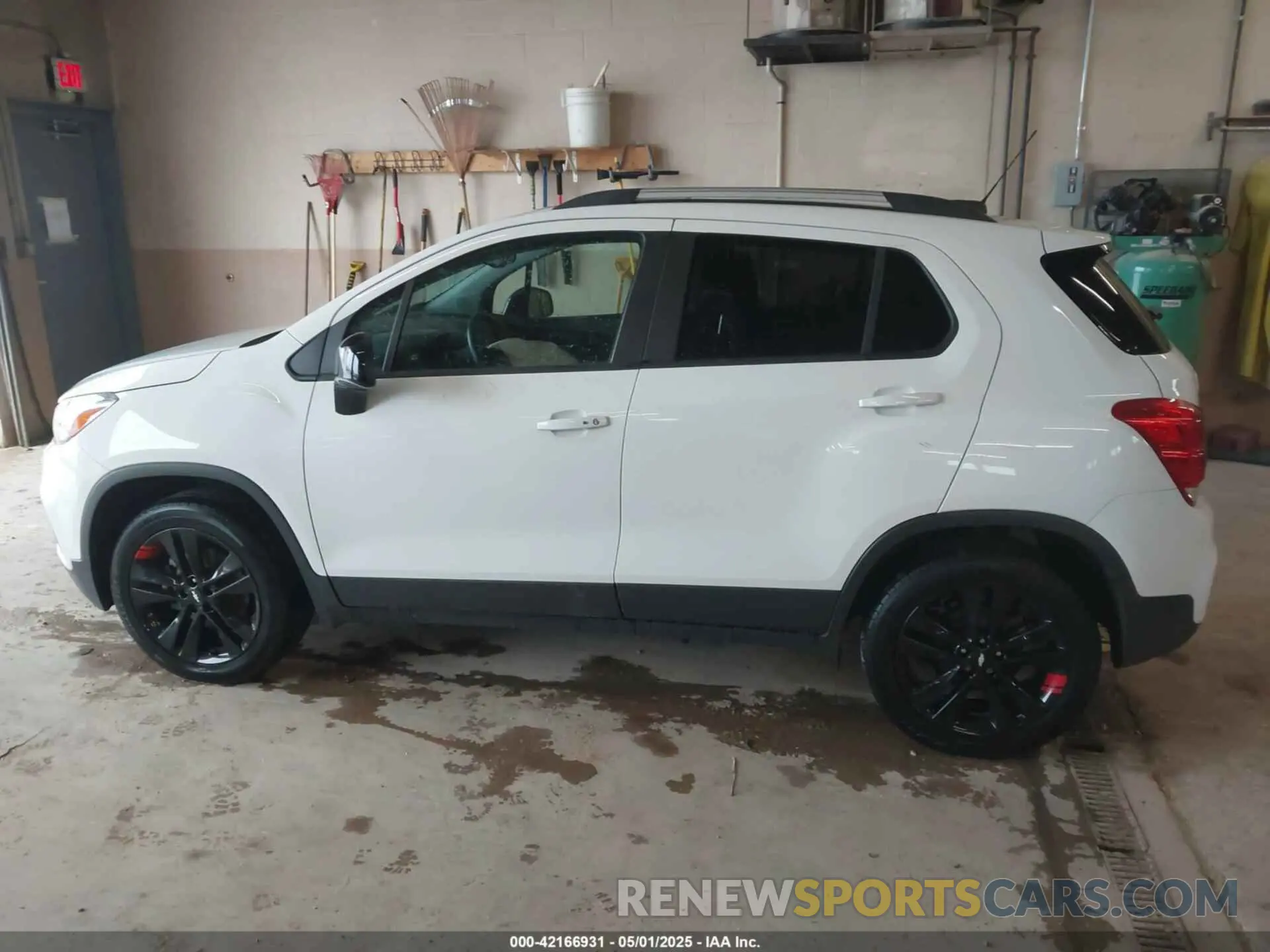 14 Photograph of a damaged car 3GNCJPSB6LL221389 CHEVROLET TRAX 2020
