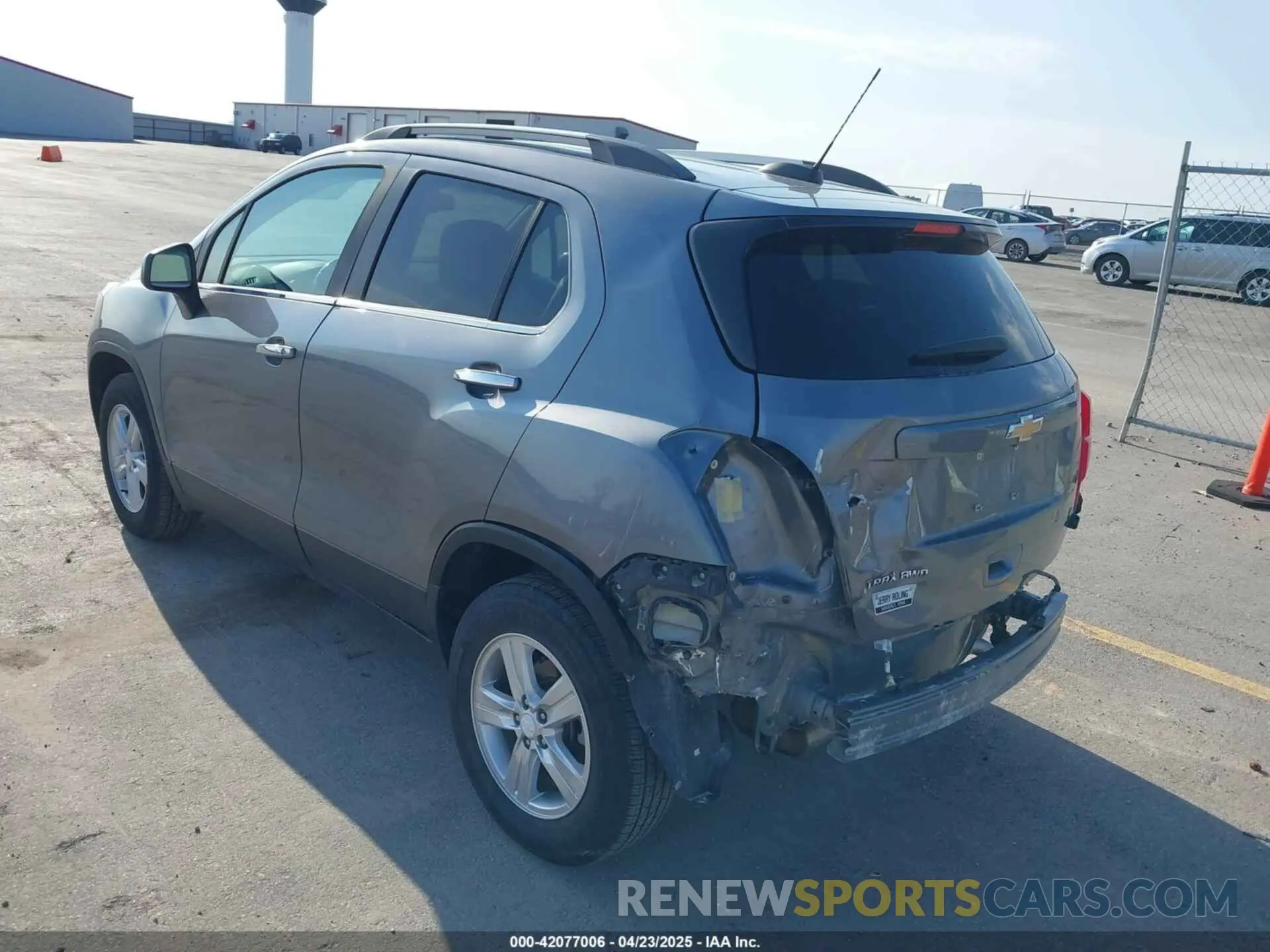 18 Photograph of a damaged car 3GNCJPSB7LL150297 CHEVROLET TRAX 2020