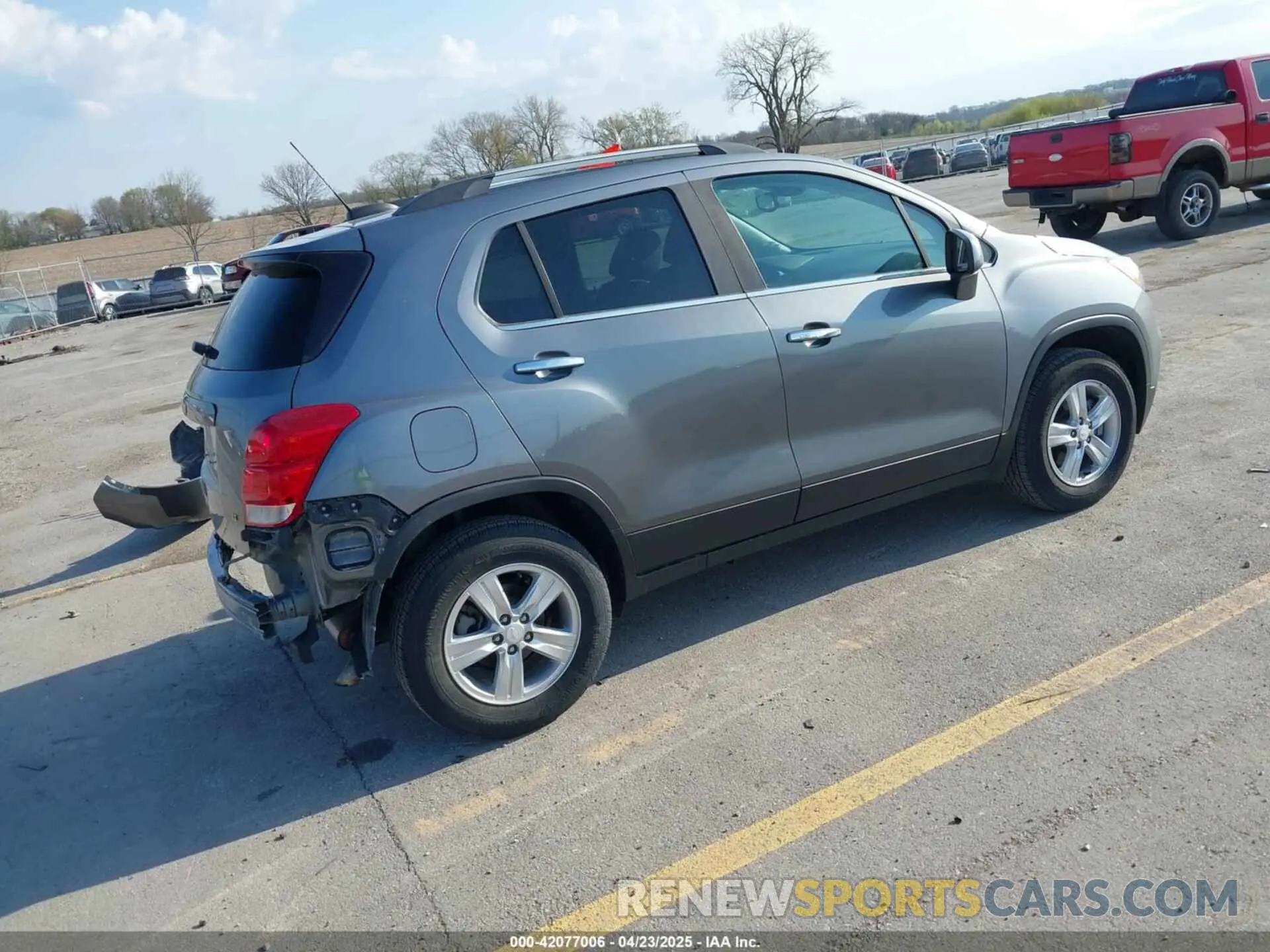 4 Photograph of a damaged car 3GNCJPSB7LL150297 CHEVROLET TRAX 2020